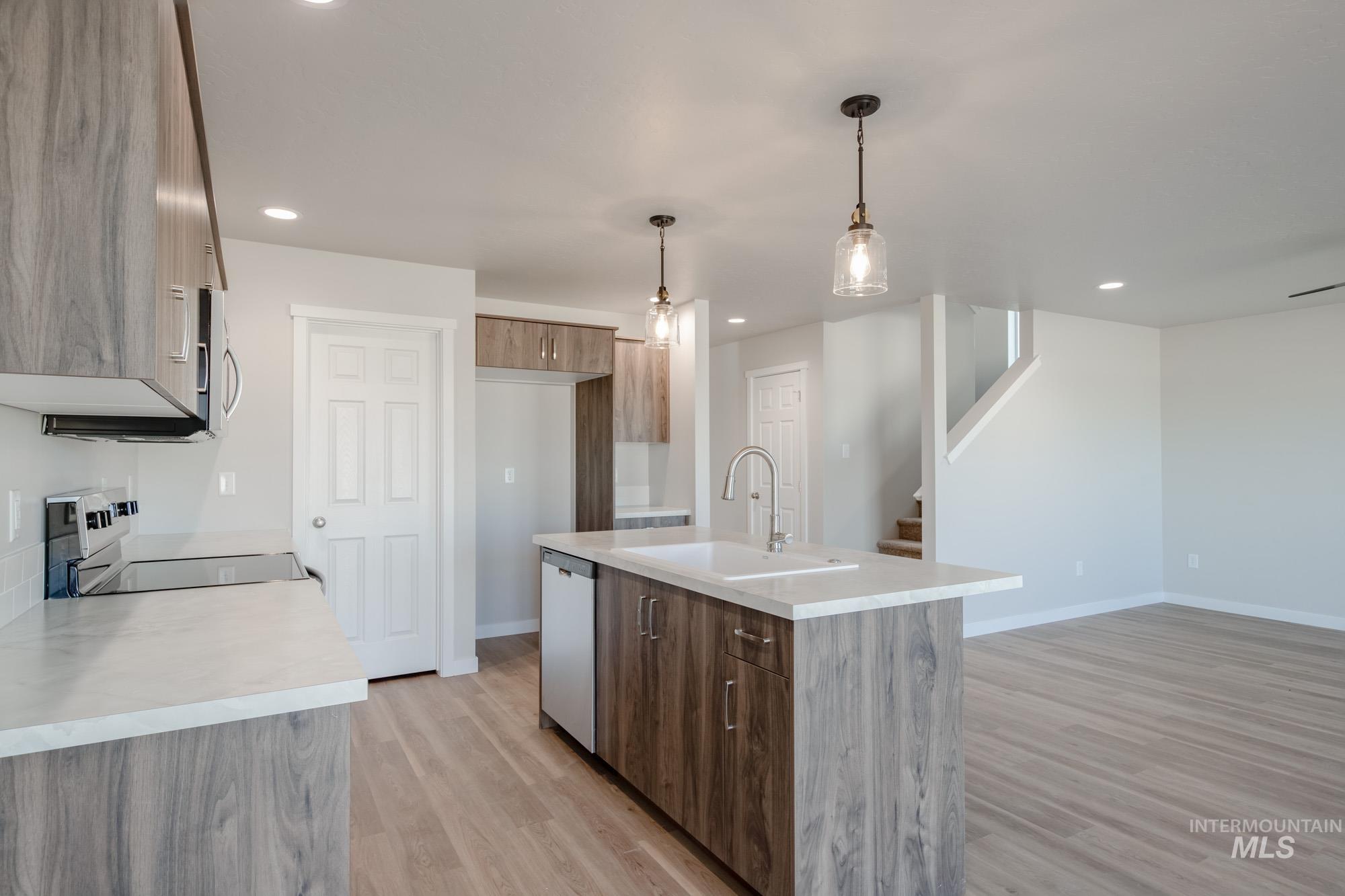 3061 S Maple Ranch Way, Nampa, Idaho 83687, 3 Bedrooms, 2.5 Bathrooms, Residential For Sale, Price $424,990,MLS 98968426