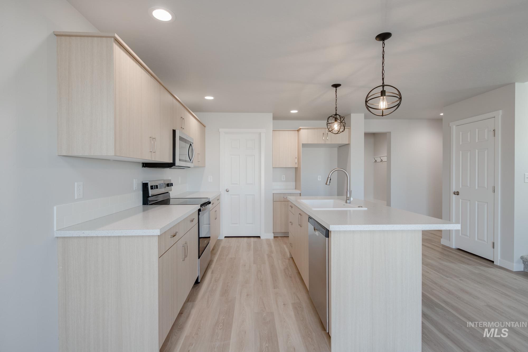 3075 S Maple Ranch Way, Nampa, Idaho 83686, 3 Bedrooms, 2.5 Bathrooms, Residential For Sale, Price $402,990,MLS 98968427