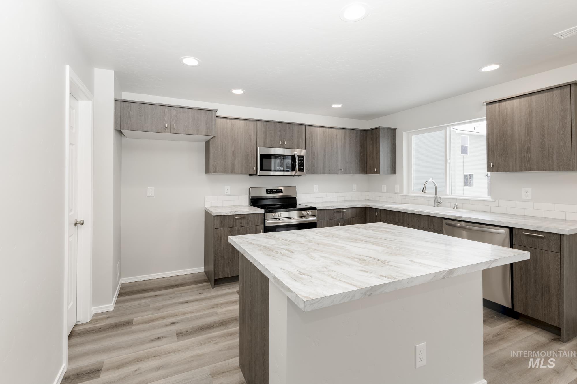 3190 S Maple Ranch Way, Nampa, Idaho 83686, 4 Bedrooms, 2.5 Bathrooms, Residential For Sale, Price $451,990,MLS 98968428