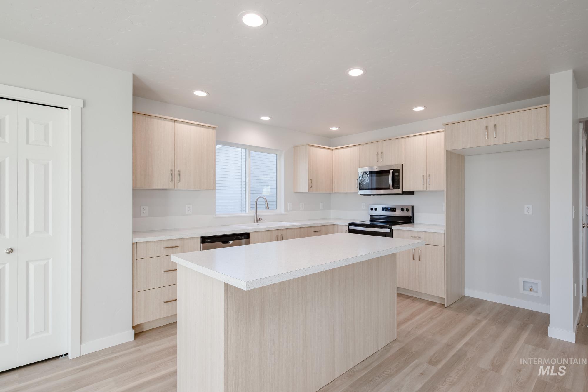 3230 S Maple Ranch Way, Nampa, Idaho 83686, 5 Bedrooms, 3 Bathrooms, Residential For Sale, Price $474,990,MLS 98968431