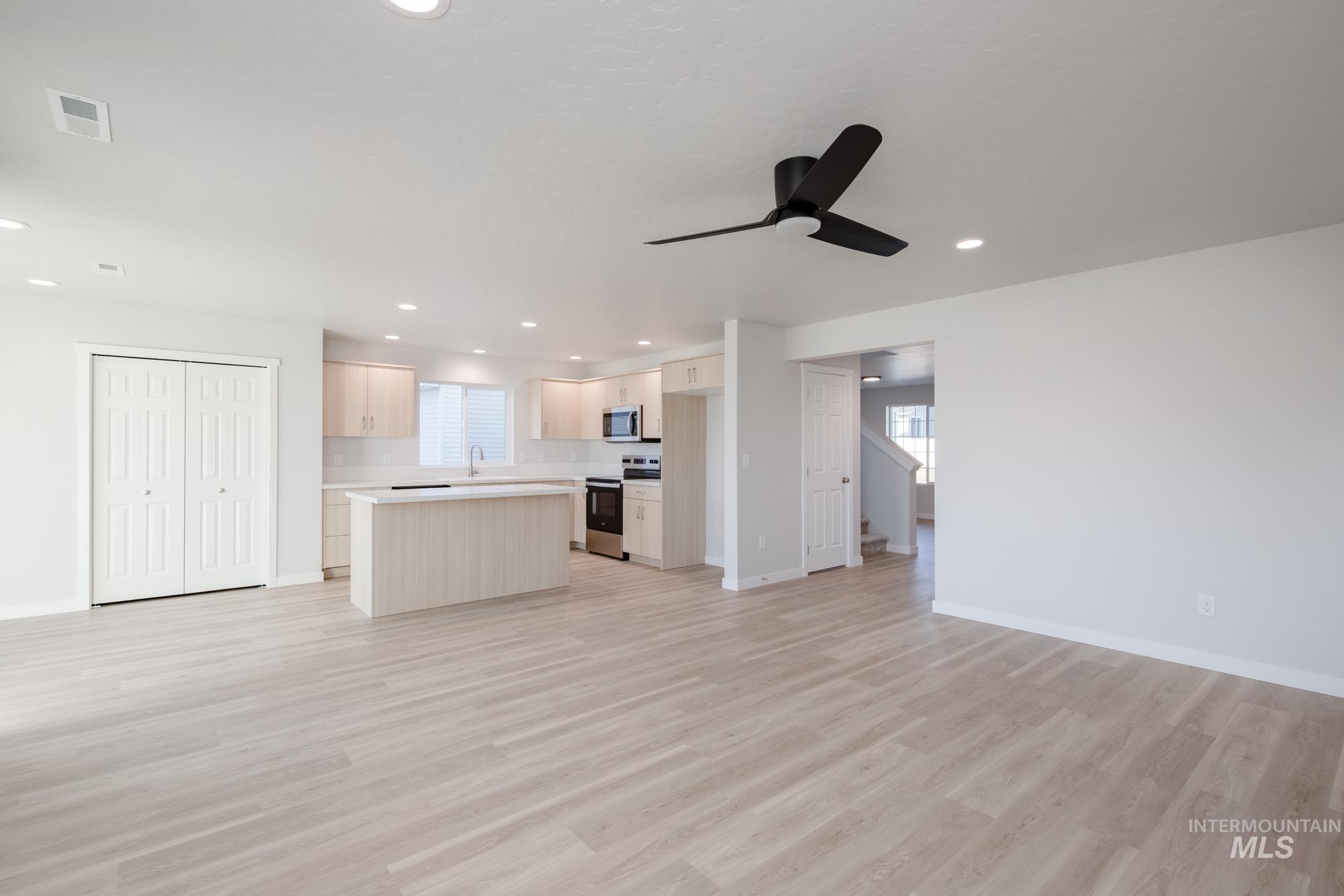 3230 S Maple Ranch Way, Nampa, Idaho 83686, 5 Bedrooms, 3 Bathrooms, Residential For Sale, Price $474,990, 98968431