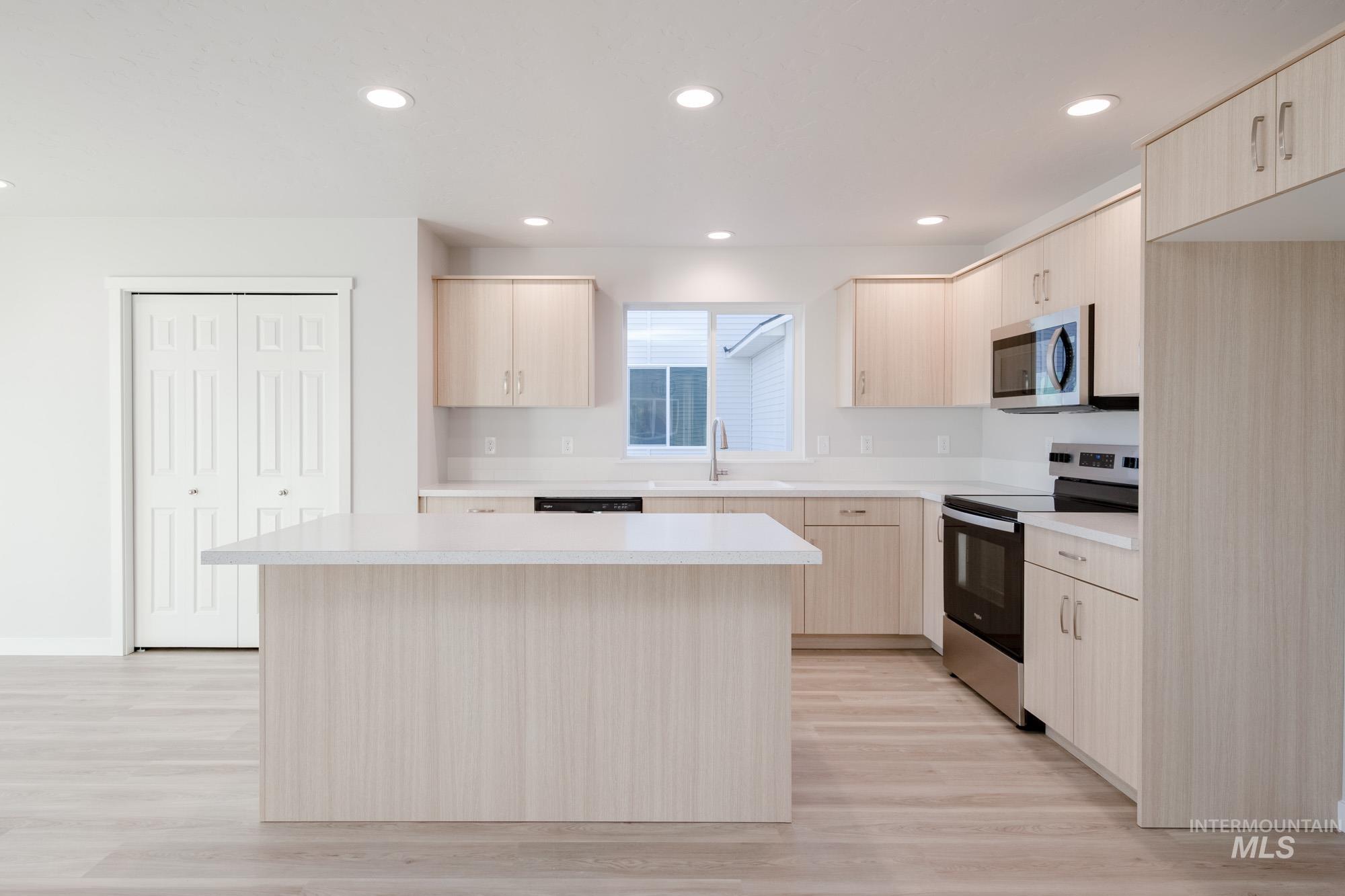 3230 S Maple Ranch Way, Nampa, Idaho 83686, 5 Bedrooms, 3 Bathrooms, Residential For Sale, Price $474,990, 98968431