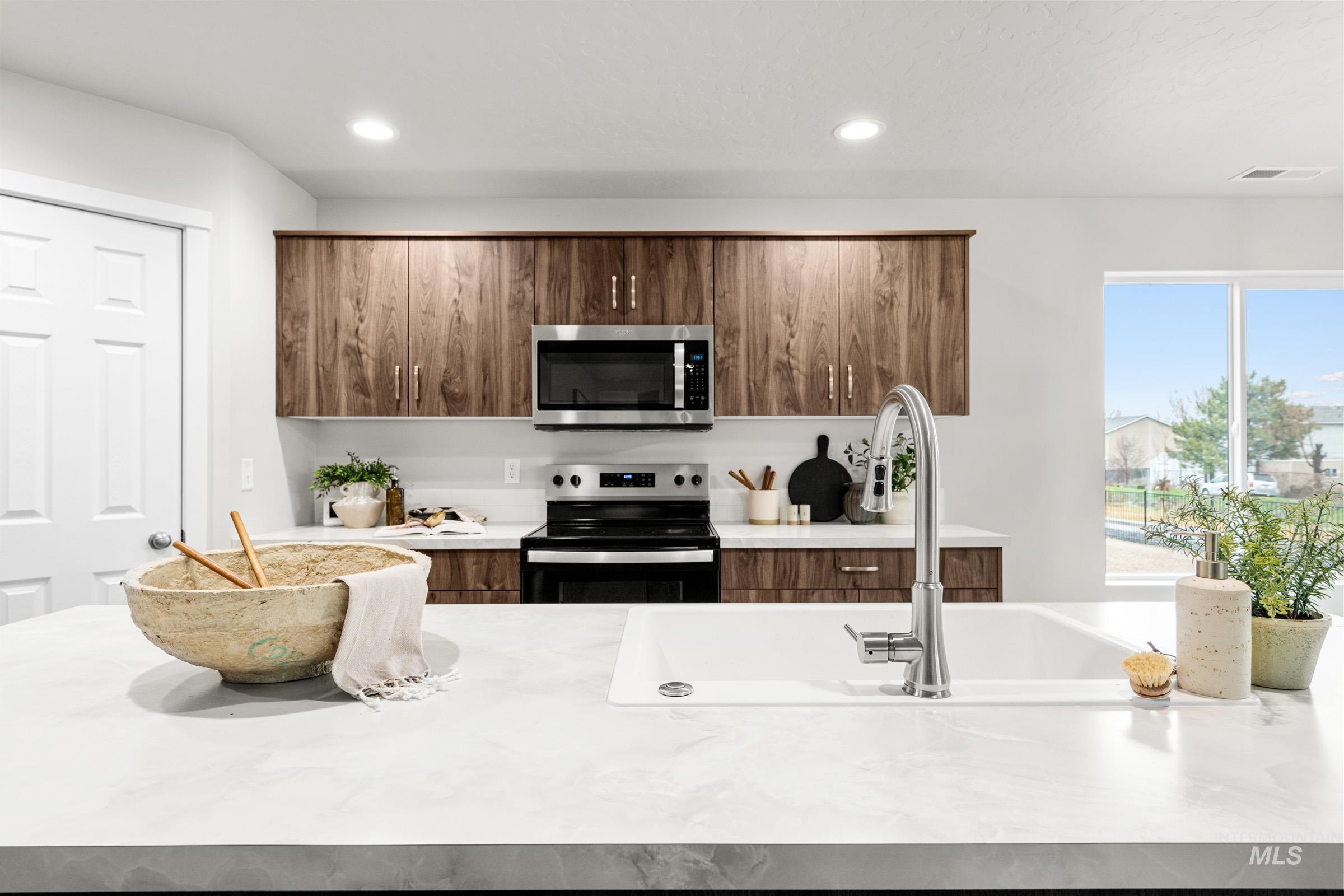 3250 S Maple Ranch Way, Nampa, Idaho 83686, 4 Bedrooms, 3 Bathrooms, Residential For Sale, Price $569,990, 98968432