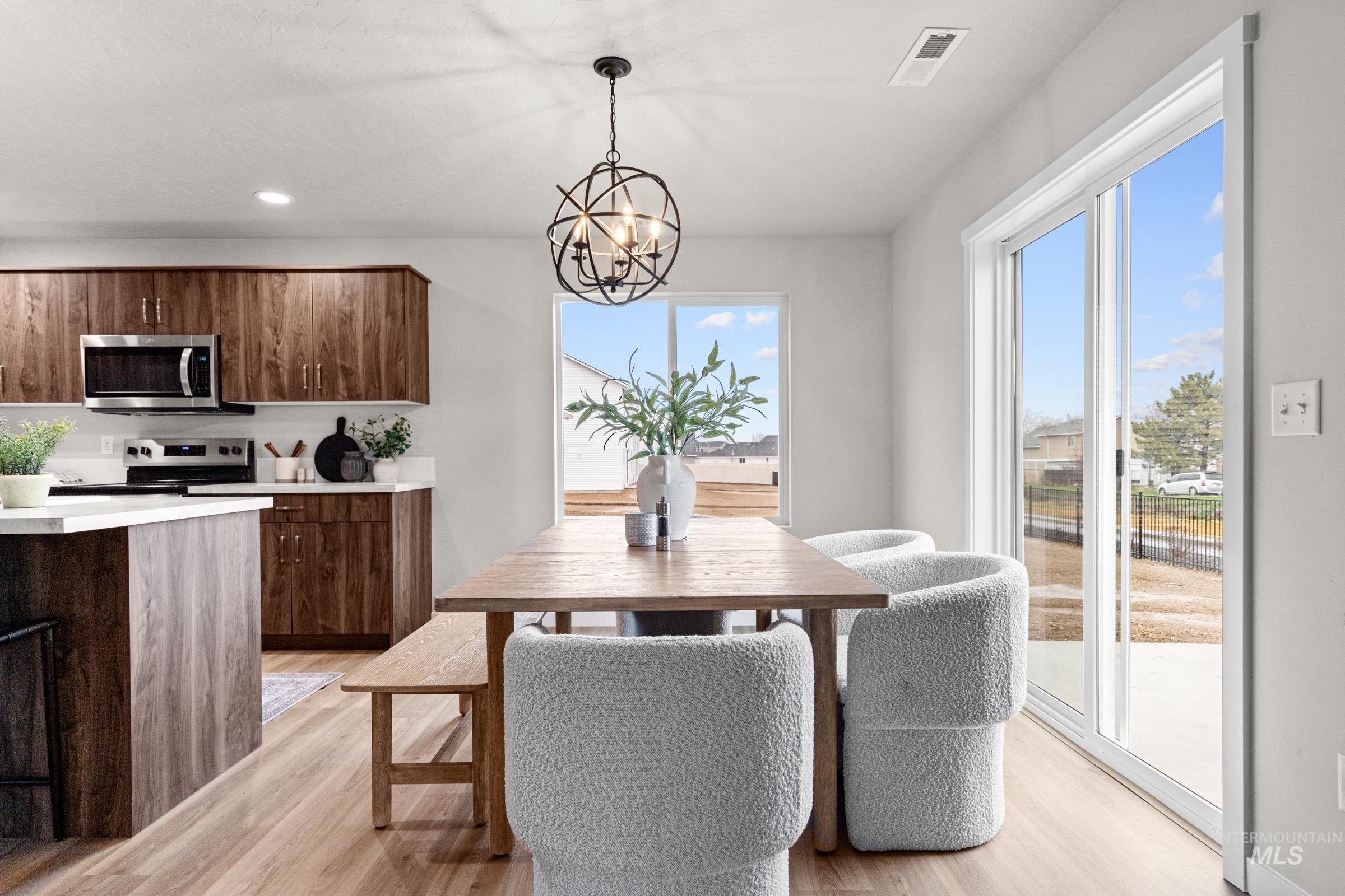 3250 S Maple Ranch Way, Nampa, Idaho 83686, 4 Bedrooms, 3 Bathrooms, Residential For Sale, Price $569,990, 98968432