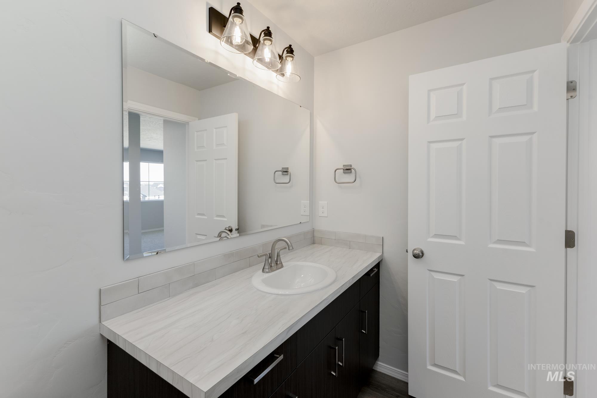 3270 S Maple Ranch Way, Nampa, Idaho 83686, 5 Bedrooms, 3 Bathrooms, Residential For Sale, Price $484,990,MLS 98968433