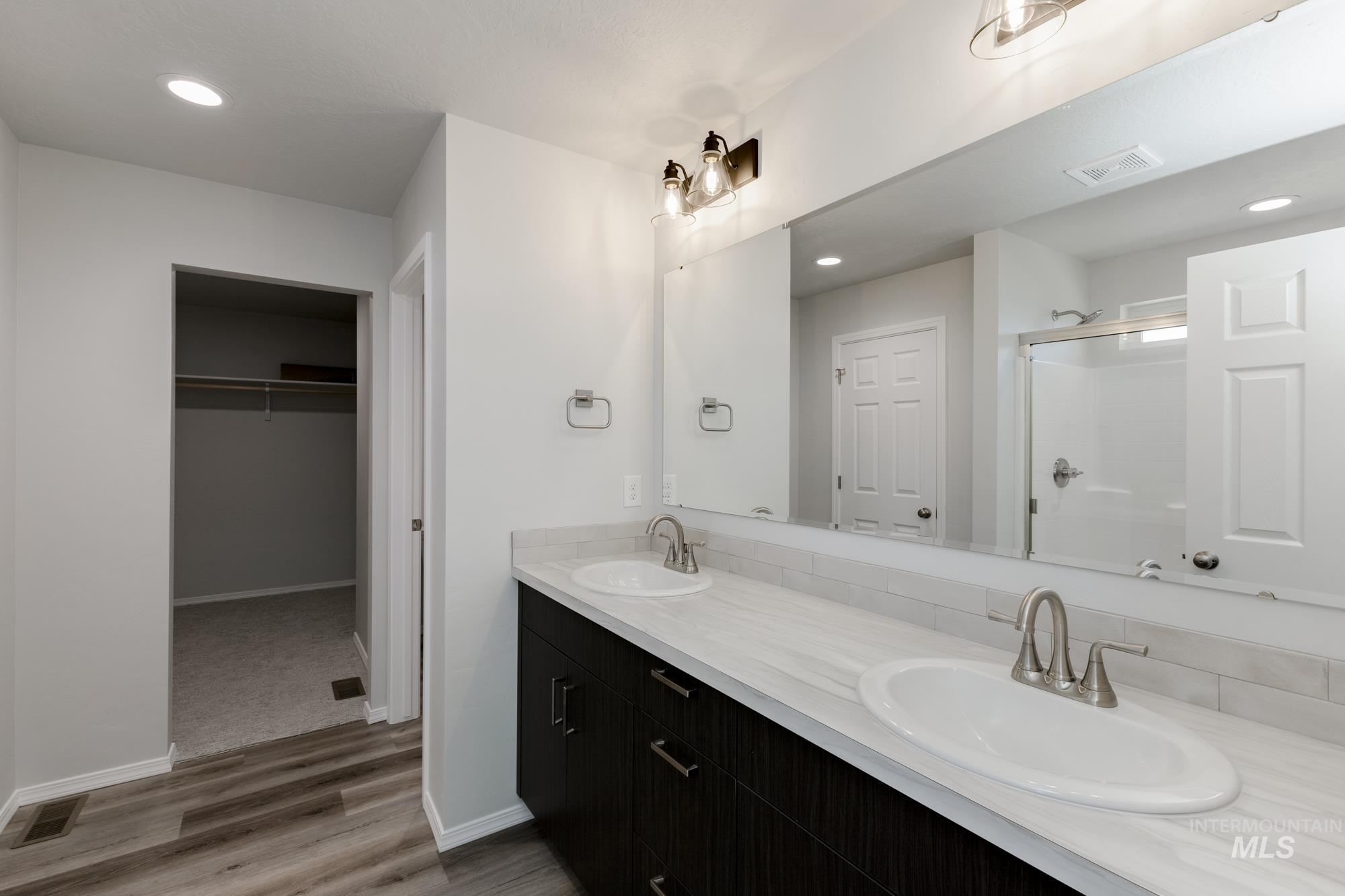 3270 S Maple Ranch Way, Nampa, Idaho 83686, 5 Bedrooms, 3 Bathrooms, Residential For Sale, Price $484,990,MLS 98968433