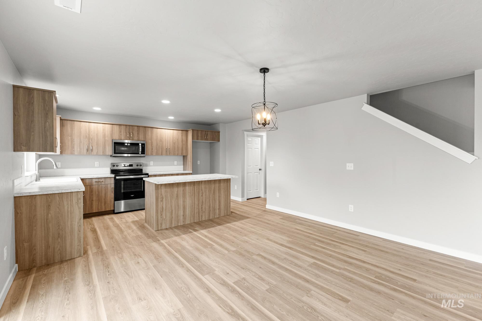 3270 S Maple Ranch Way, Nampa, Idaho 83686, 5 Bedrooms, 3 Bathrooms, Residential For Sale, Price $484,990, 98968433