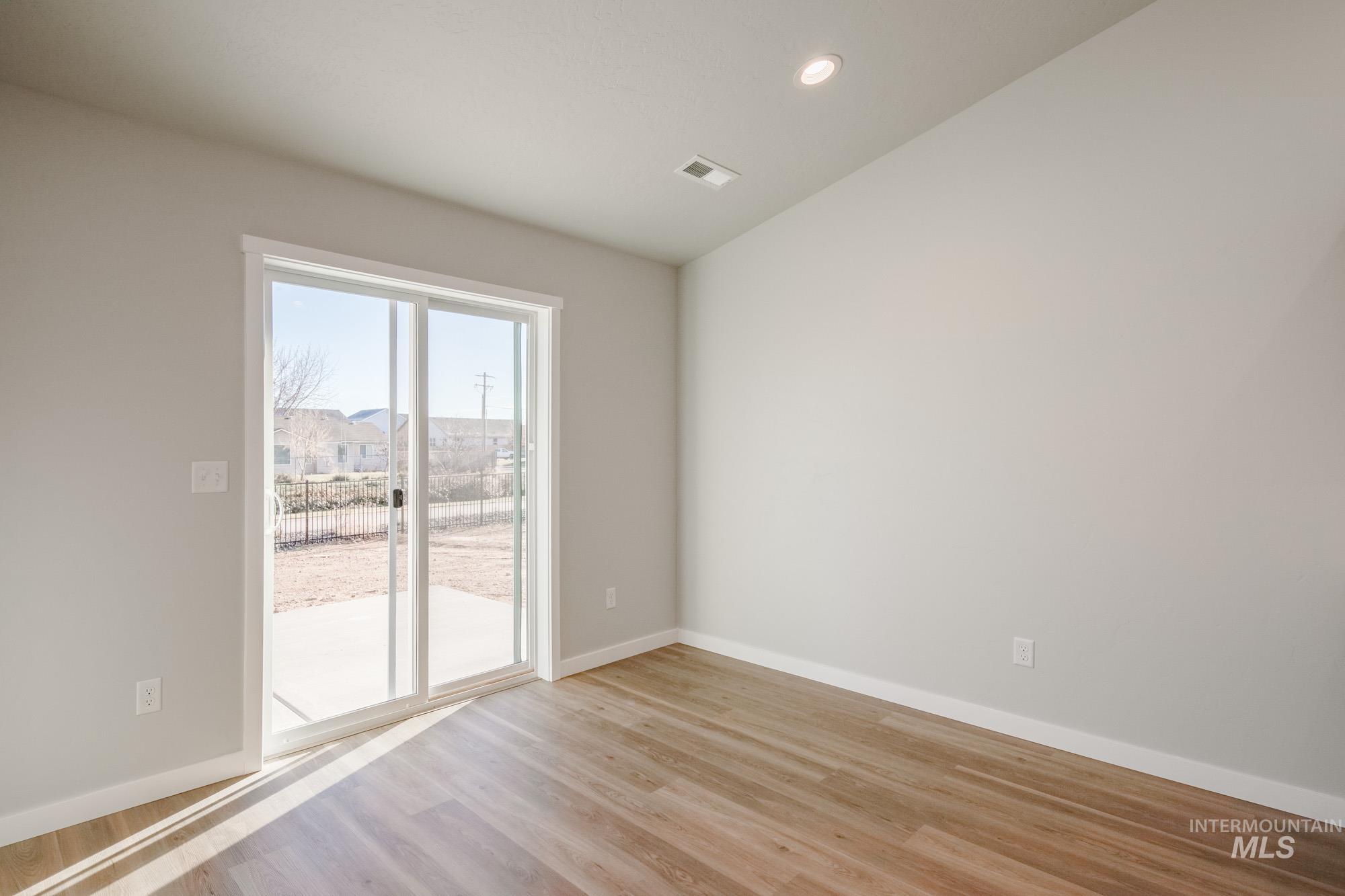 3290 S Maple Ranch Way, Nampa, Idaho 83686, 4 Bedrooms, 2 Bathrooms, Residential For Sale, Price $429,990,MLS 98968434