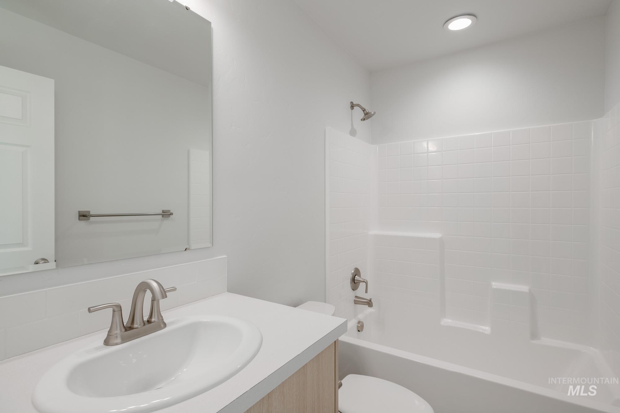 3310 S Maple Ranch Way, Nampa, Idaho 83686, 3 Bedrooms, 2 Bathrooms, Residential For Sale, Price $414,990, 98968435