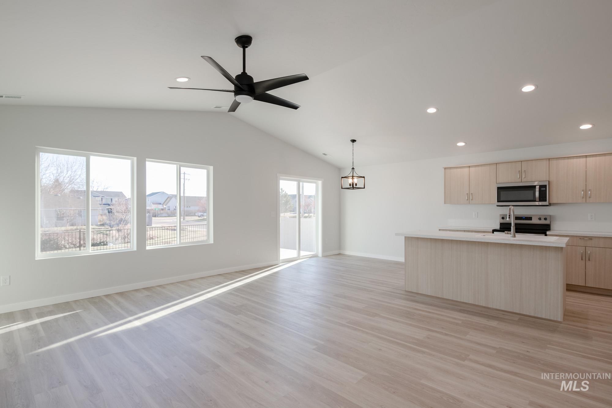 3310 S Maple Ranch Way, Nampa, Idaho 83686, 3 Bedrooms, 2 Bathrooms, Residential For Sale, Price $414,990,MLS 98968435