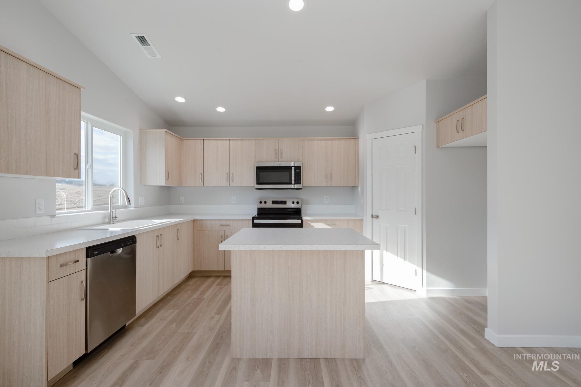 3451 E Red Maple Ct, Nampa, Idaho 83686, 4 Bedrooms, 2 Bathrooms, Residential For Sale, Price $434,990, 98968436