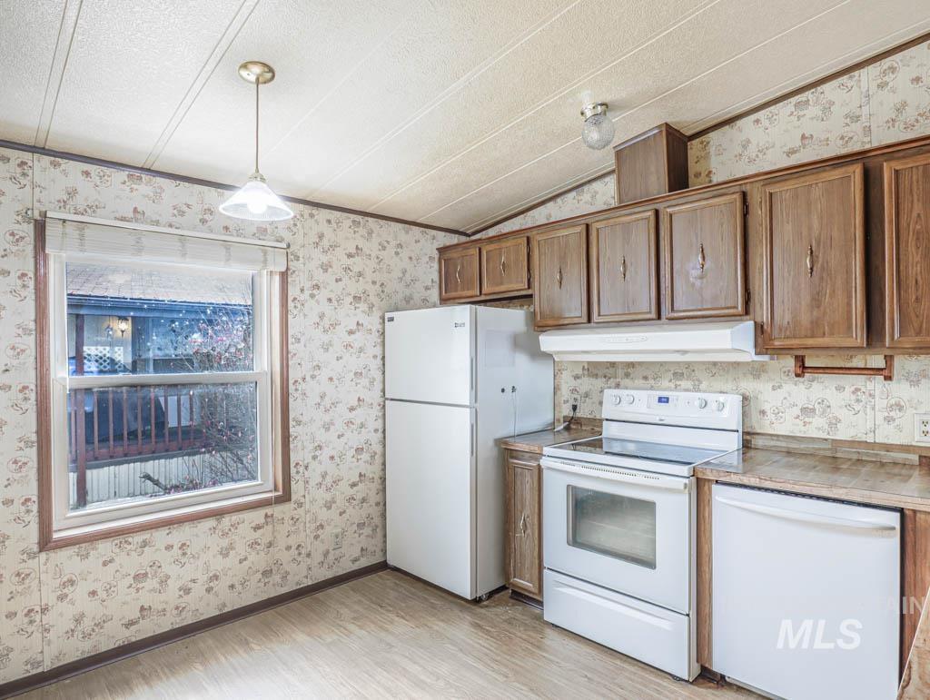 25 Freedom Dr., Ontario, Oregon 97914-0000, 3 Bedrooms, 2 Bathrooms, Residential For Sale, Price $99,000,MLS 98968438