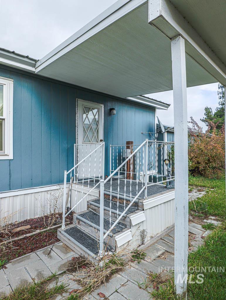 25 Freedom Dr., Ontario, Oregon 97914-0000, 3 Bedrooms, 2 Bathrooms, Residential For Sale, Price $99,000,MLS 98968438