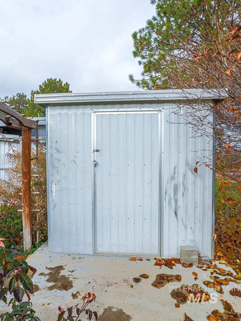 25 Freedom Dr., Ontario, Oregon 97914-0000, 3 Bedrooms, 2 Bathrooms, Residential For Sale, Price $99,000,MLS 98968438