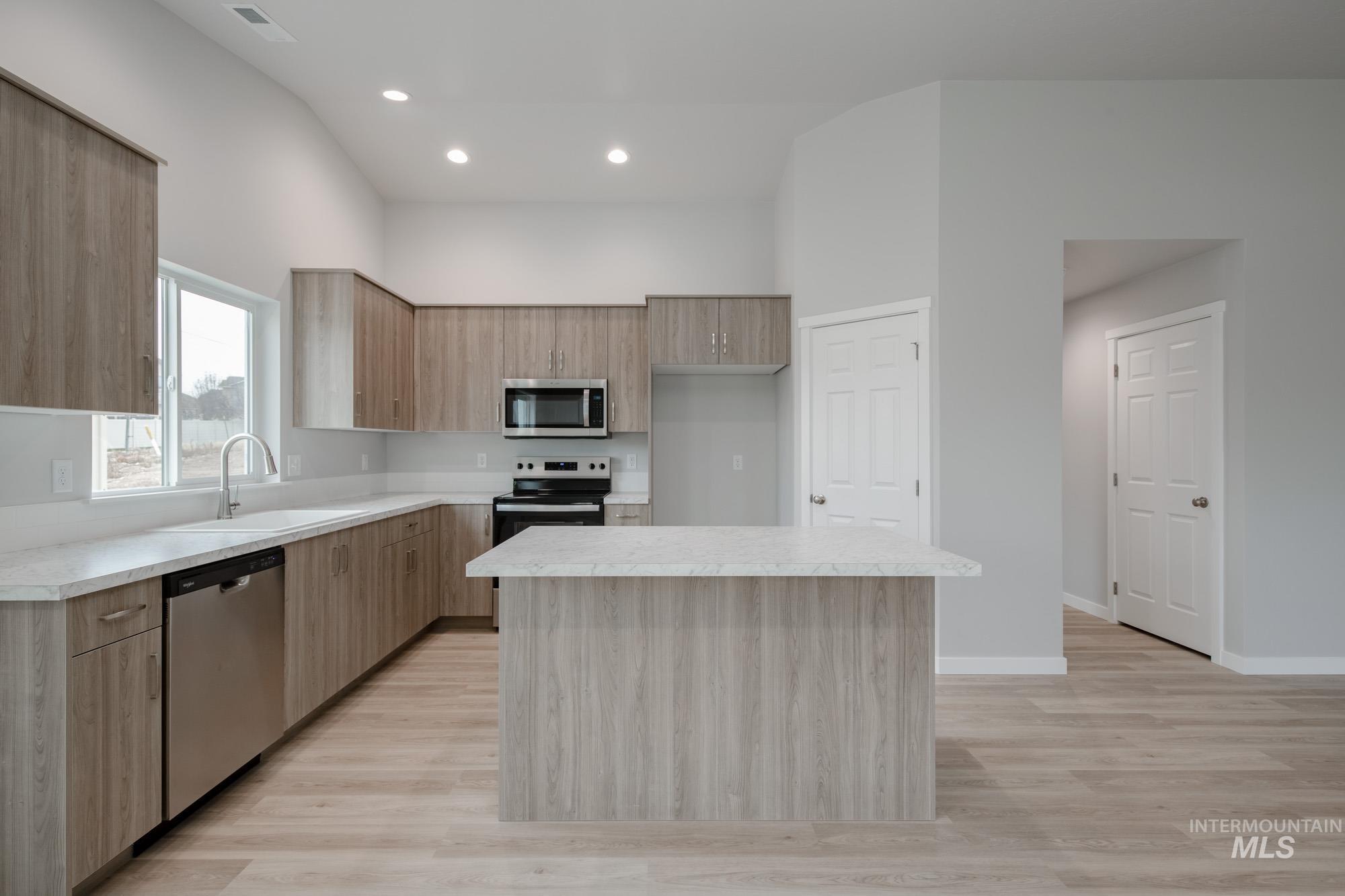 3453 E Crimson King Dr, Nampa, Idaho 83686, 4 Bedrooms, 2 Bathrooms, Residential For Sale, Price $424,990,MLS 98968439