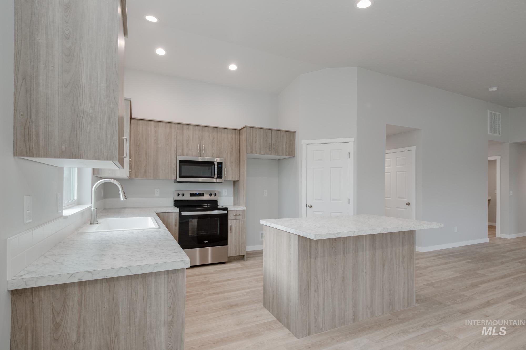 3453 E Crimson King Dr, Nampa, Idaho 83686, 4 Bedrooms, 2 Bathrooms, Residential For Sale, Price $424,990,MLS 98968439