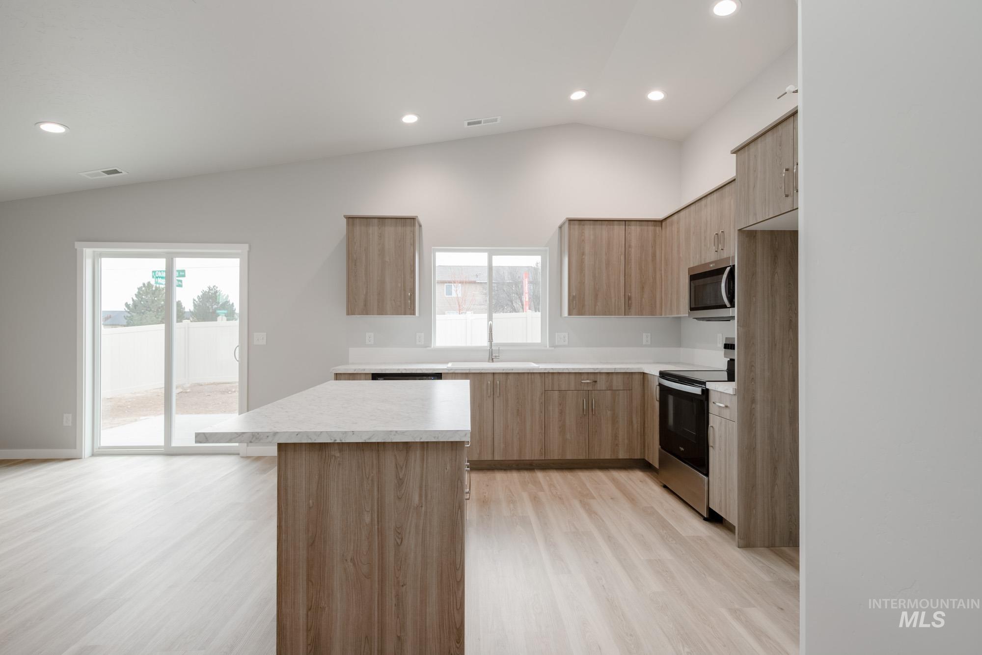 3453 E Crimson King Dr, Nampa, Idaho 83686, 4 Bedrooms, 2 Bathrooms, Residential For Sale, Price $424,990, 98968439