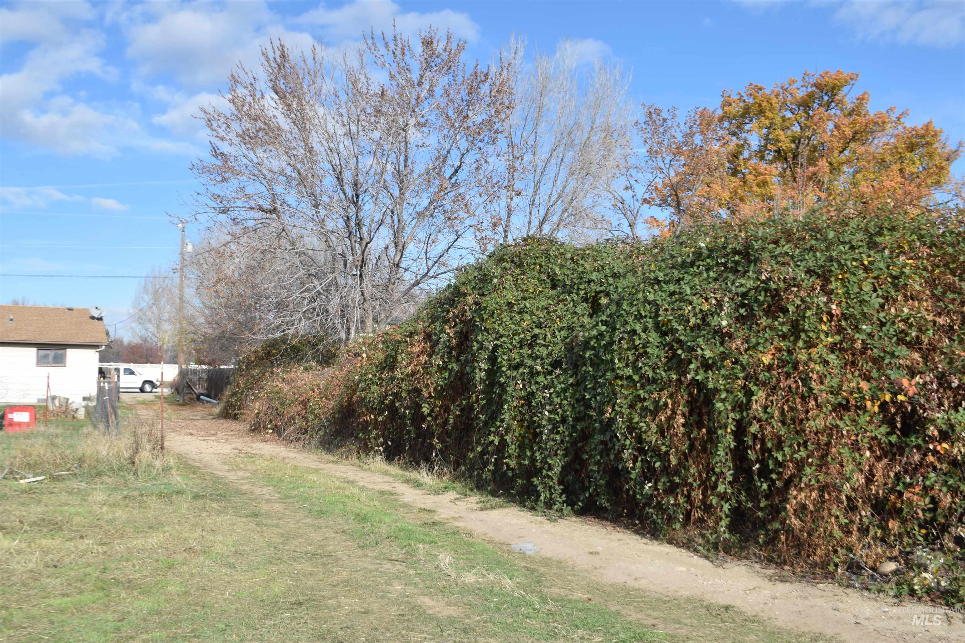 825 E Pine Ave, Meridian, Idaho 83642, 3 Bedrooms, 2 Bathrooms, Residential For Sale, Price $569,888,MLS 98968440