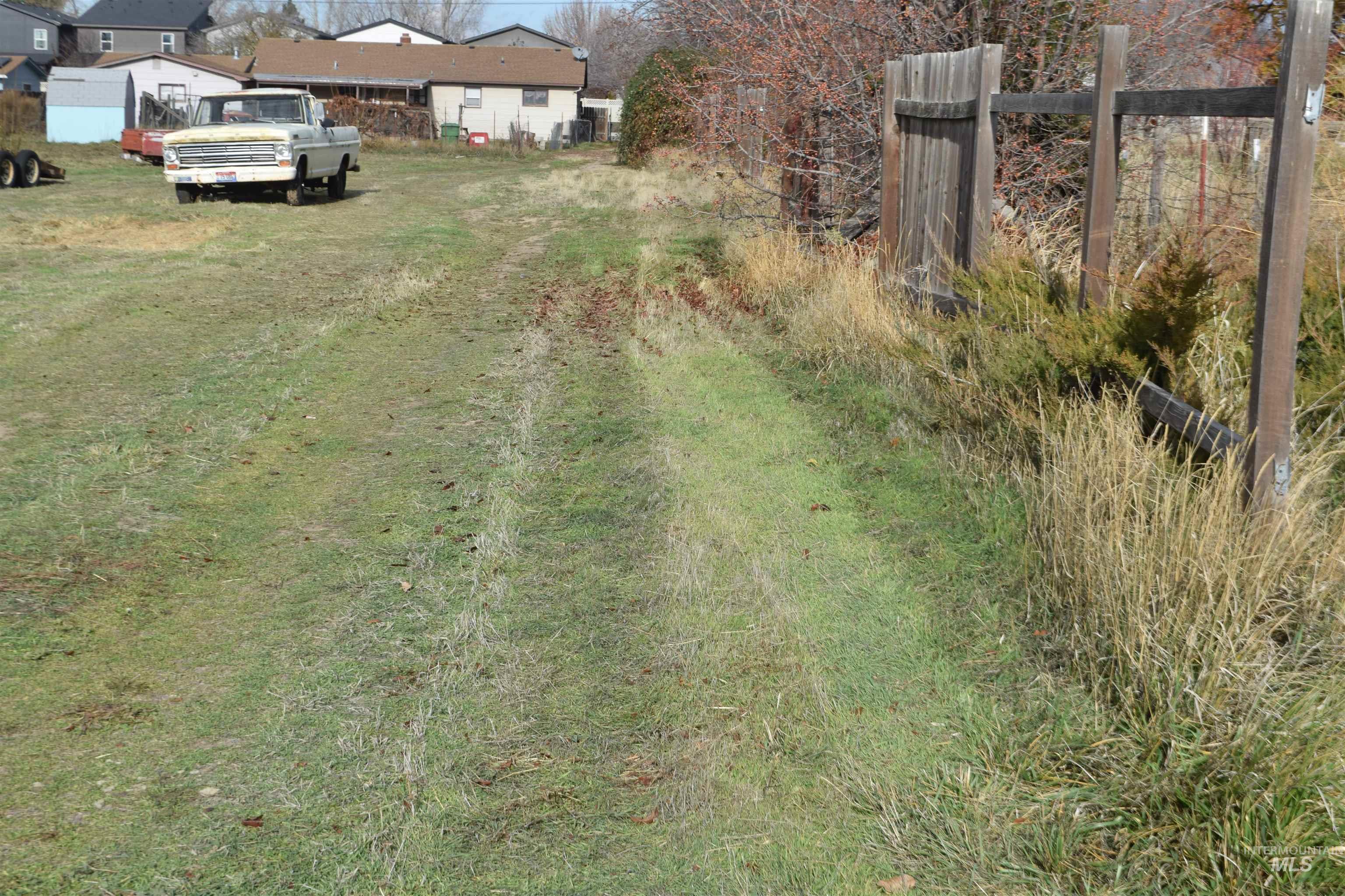 825 E Pine Ave, Meridian, Idaho 83642, 3 Bedrooms, 2 Bathrooms, Residential For Sale, Price $569,888,MLS 98968440