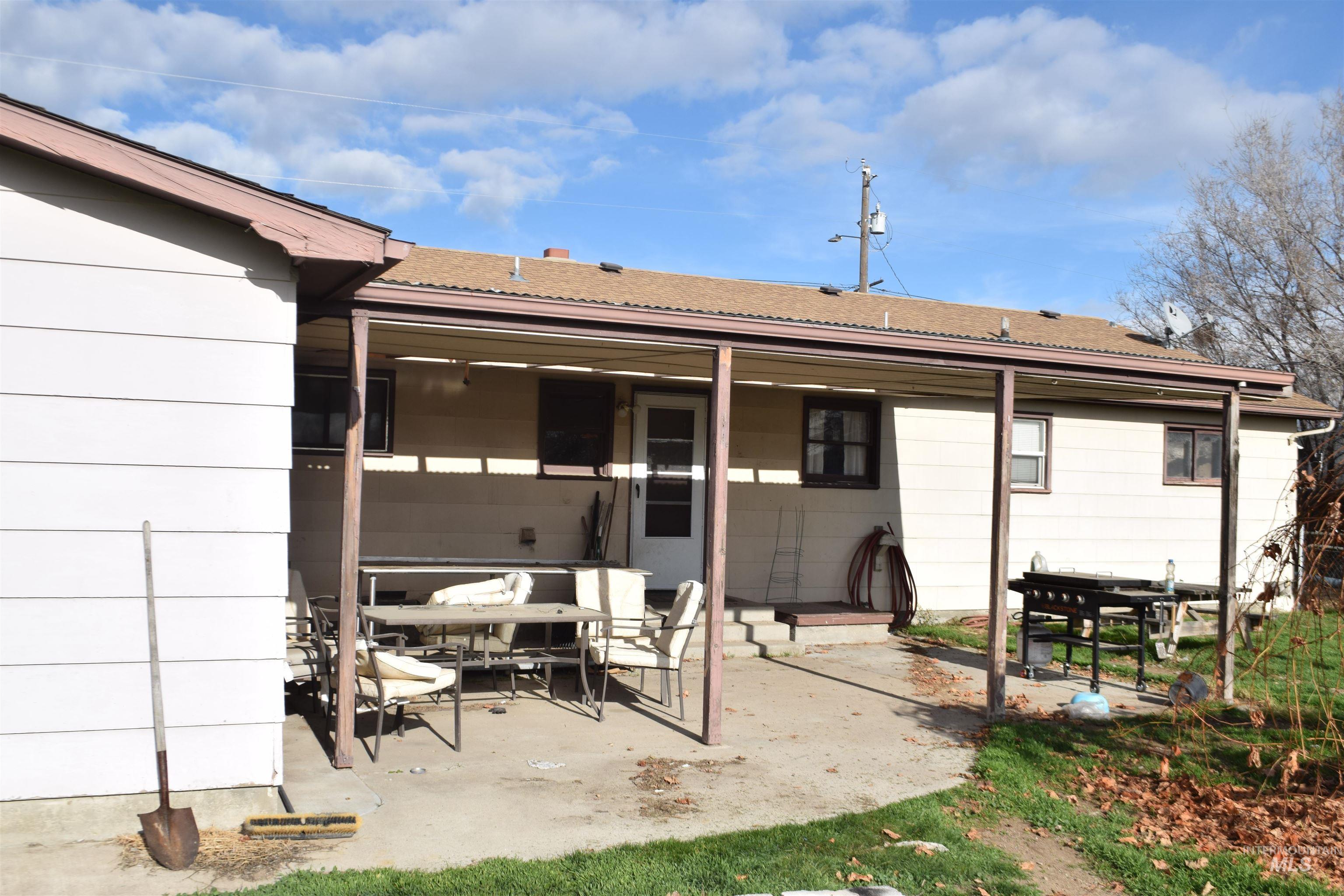 825 E Pine Ave, Meridian, Idaho 83642, 3 Bedrooms, 2 Bathrooms, Residential For Sale, Price $569,888,MLS 98968440