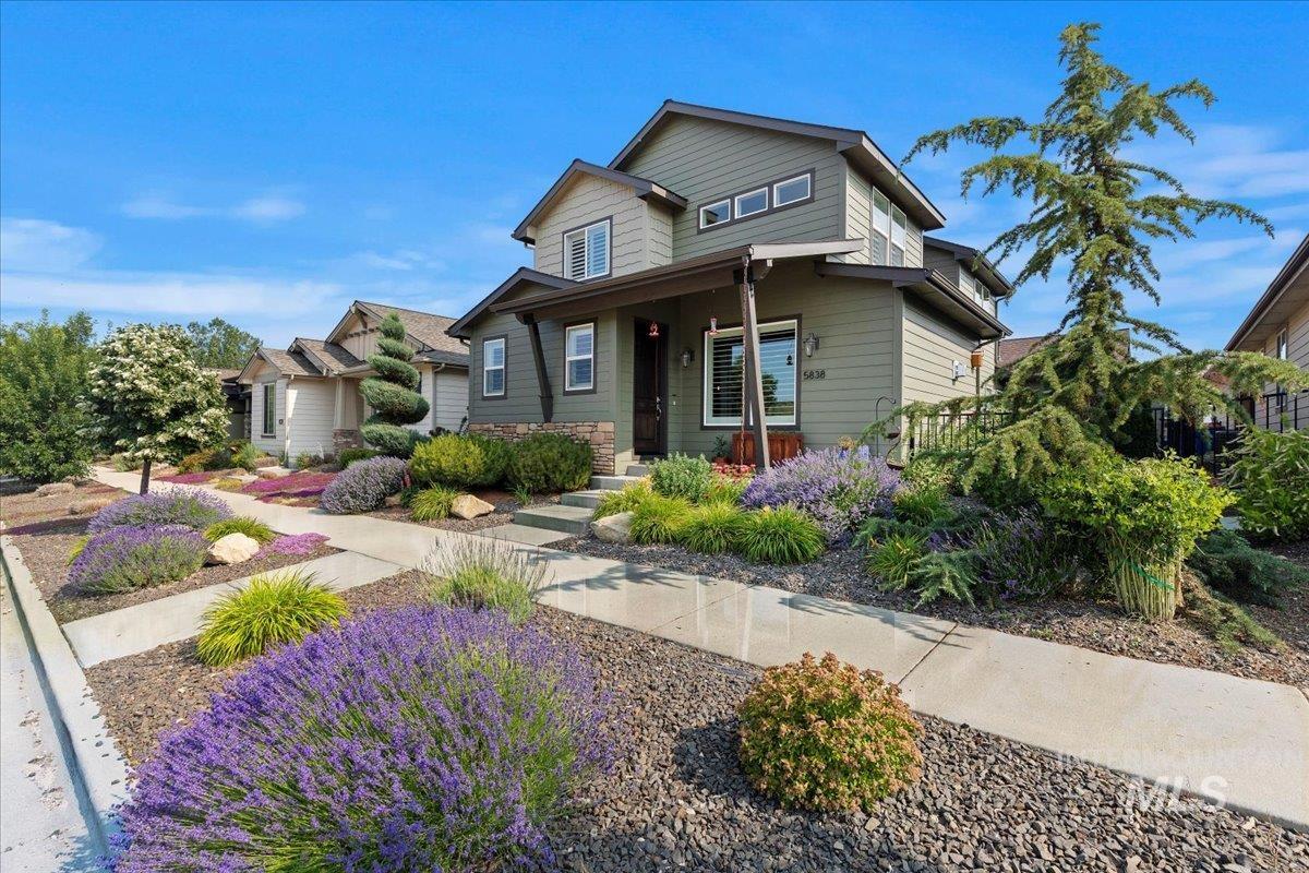 5838 W Tantallon St, Boise, Idaho 83714, 4 Bedrooms, 2.5 Bathrooms, Residential For Sale, Price $567,500,MLS 98968449