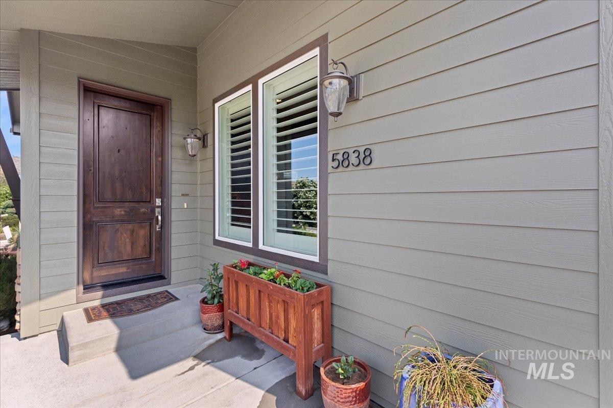 5838 W Tantallon St, Boise, Idaho 83714, 4 Bedrooms, 2.5 Bathrooms, Residential For Sale, Price $567,500,MLS 98968449