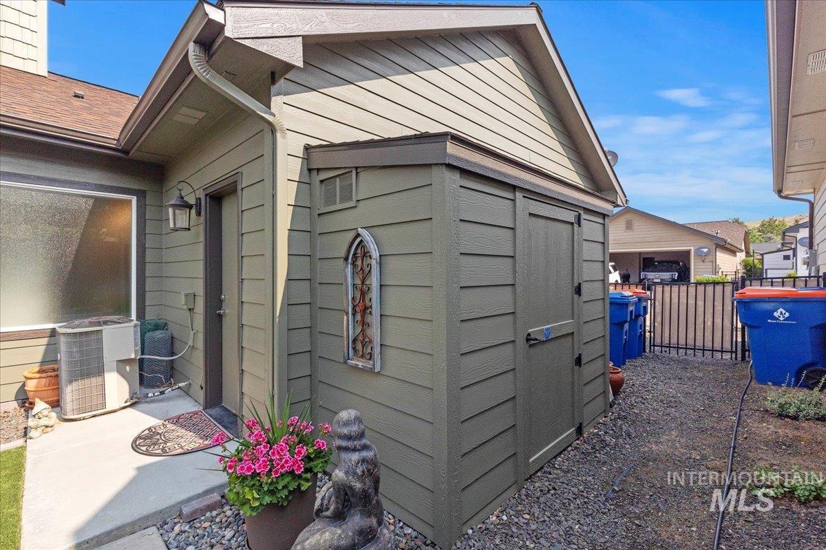 5838 W Tantallon St, Boise, Idaho 83714, 4 Bedrooms, 2.5 Bathrooms, Residential For Sale, Price $567,500,MLS 98968449