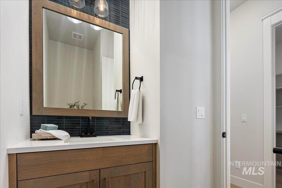 2843 W Three Lakes Dr., Meridian, Idaho 83646, 4 Bedrooms, 3.5 Bathrooms, Residential For Sale, Price $1,350,000,MLS 98968458