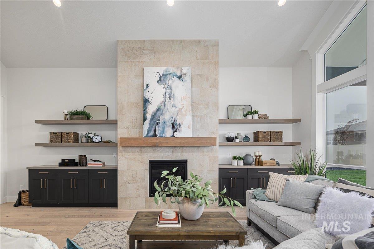 2843 W Three Lakes Dr., Meridian, Idaho 83646, 4 Bedrooms, 3.5 Bathrooms, Residential For Sale, Price $1,350,000,MLS 98968458