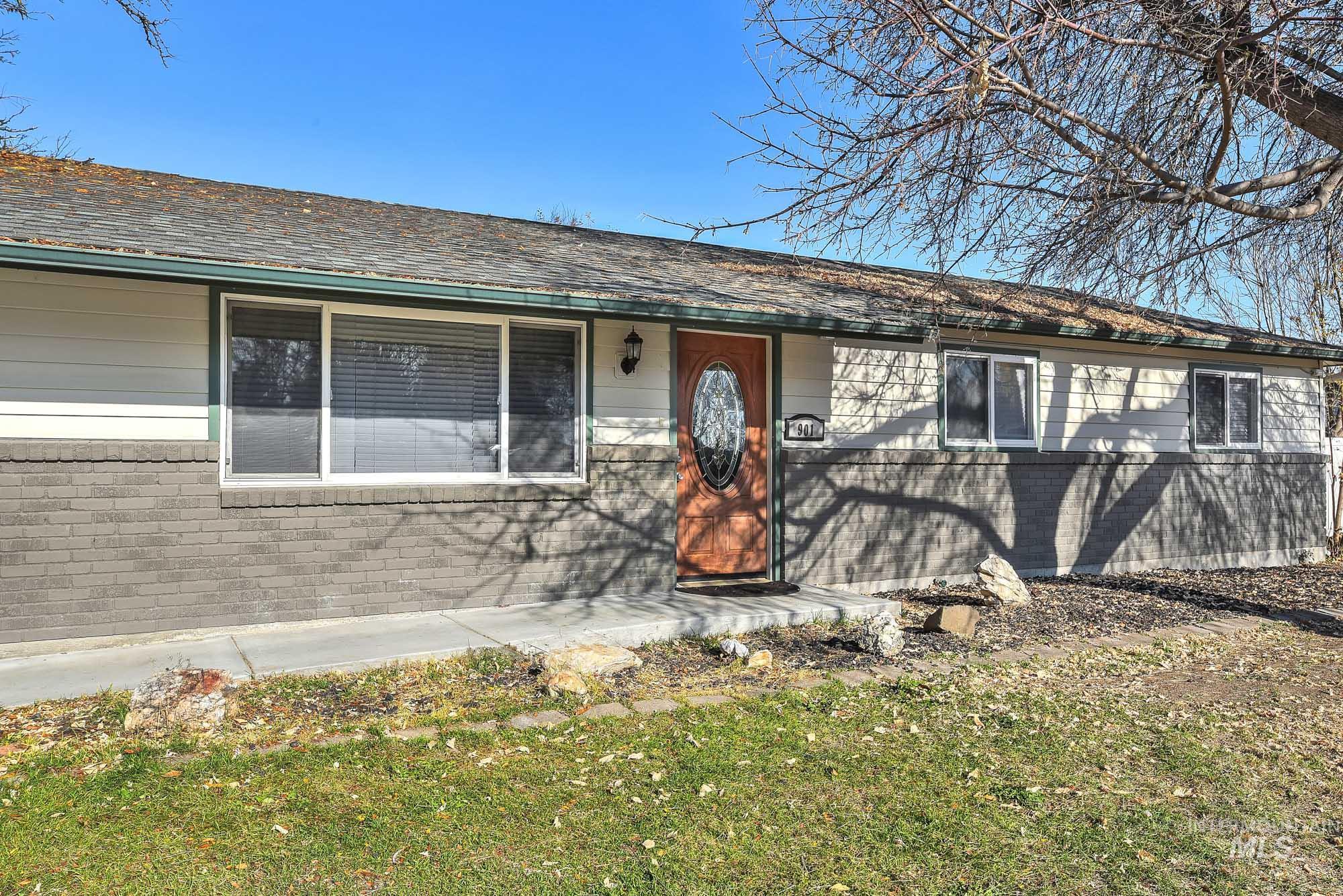 901 Hudson St, Middleton, Idaho 83644-3052, 4 Bedrooms, 2 Bathrooms, Residential For Sale, Price $359,901,MLS 98968464