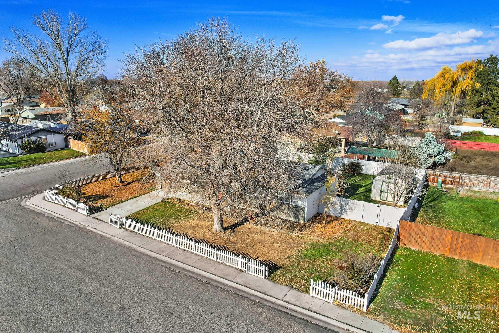 901 Hudson St, Middleton, Idaho 83644-3052, 4 Bedrooms, 2 Bathrooms, Residential For Sale, Price $359,901,MLS 98968464