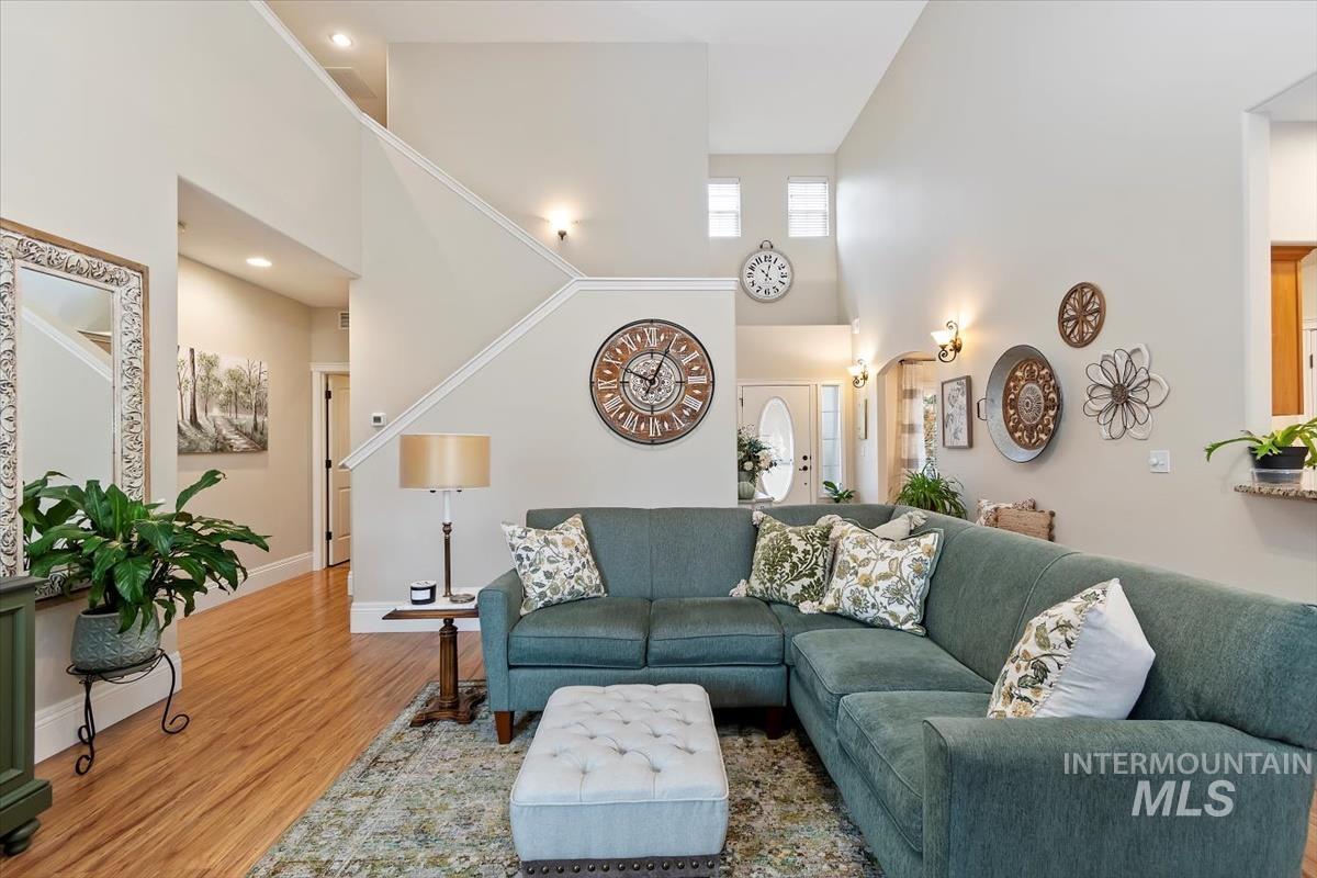 664 S Hydra Avenue, Star, Idaho 83669-5085, 3 Bedrooms, 2.5 Bathrooms, Residential For Sale, Price $599,900,MLS 98968466