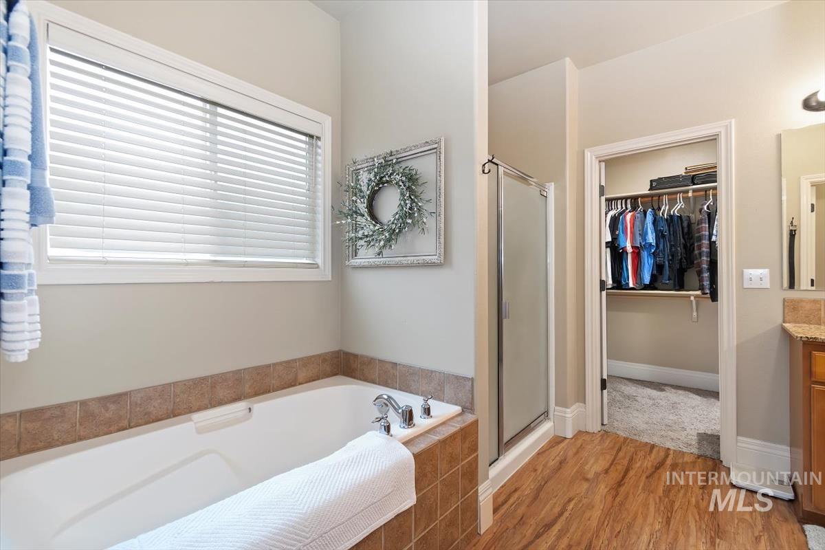 664 S Hydra Avenue, Star, Idaho 83669-5085, 3 Bedrooms, 2.5 Bathrooms, Residential For Sale, Price $599,900,MLS 98968466