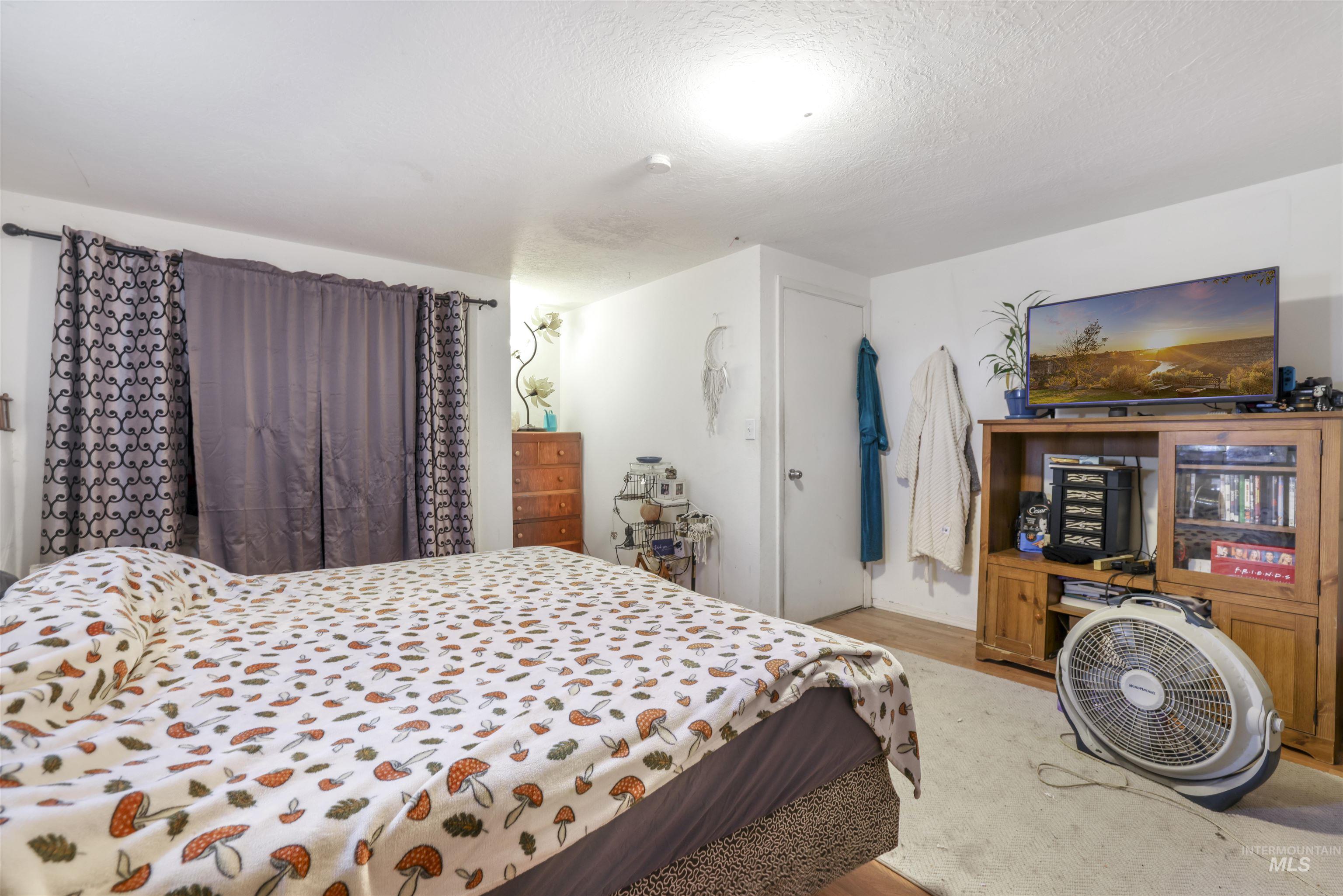 414 Heyburn Ave, Twin Falls, Idaho 83301, 4 Bedrooms, 2 Bathrooms, Residential For Sale, Price $299,000,MLS 98968479