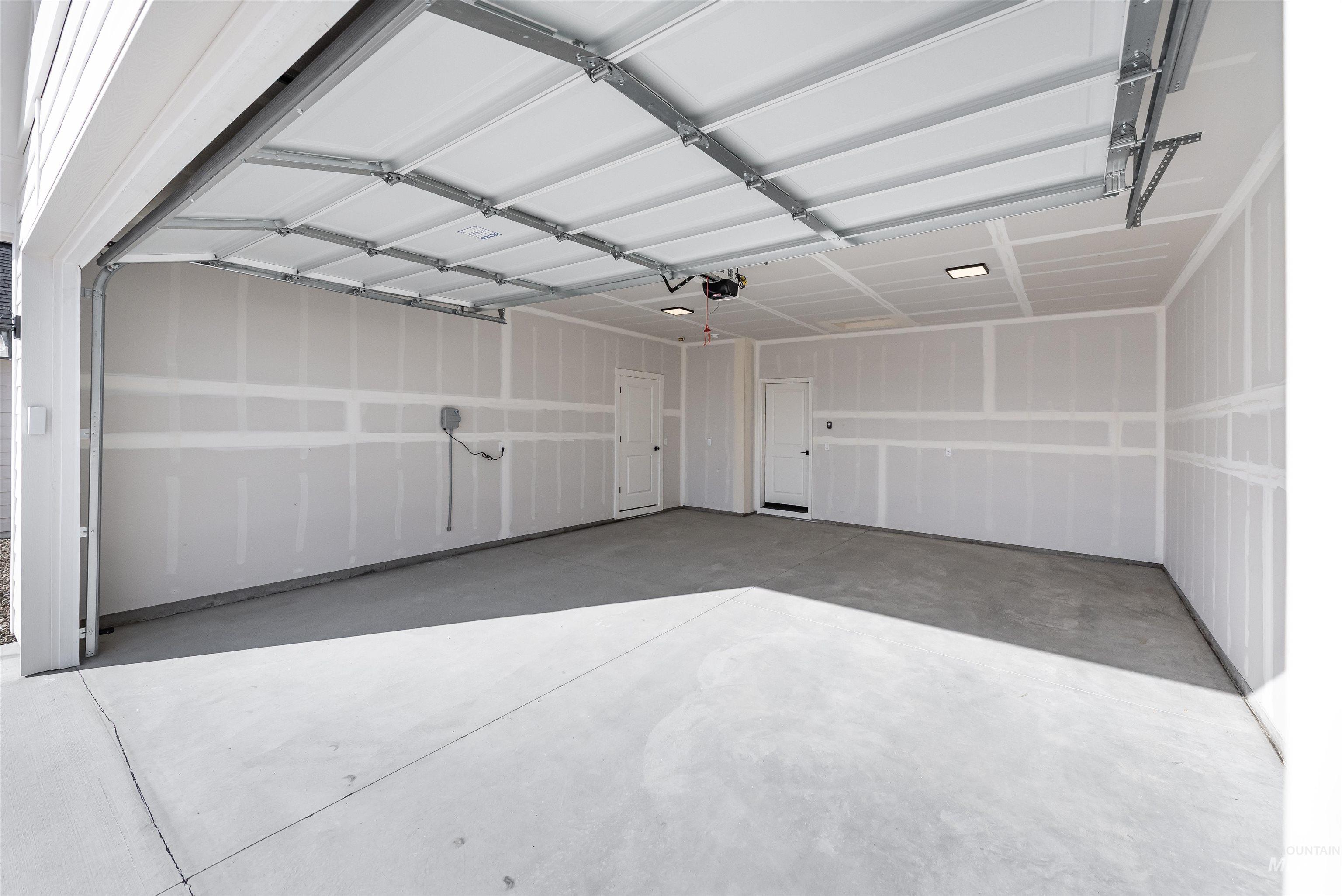 305 E. Chevy Dr., Boise, Idaho 83716, 2 Bedrooms, 2 Bathrooms, Residential For Sale, Price $399,900,MLS 98968485