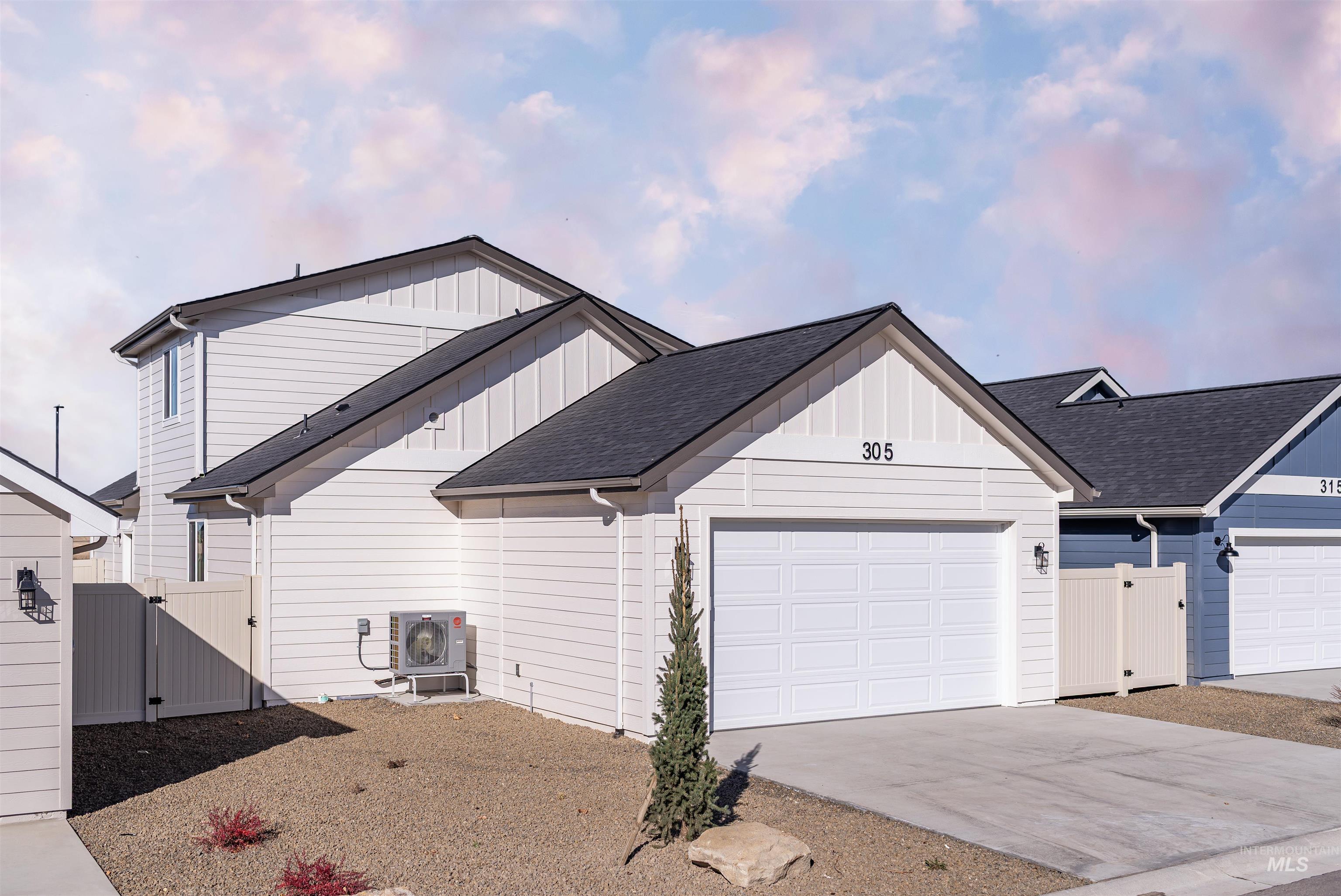 305 E. Chevy Dr., Boise, Idaho 83716, 2 Bedrooms, 2 Bathrooms, Residential For Sale, Price $399,900,MLS 98968485