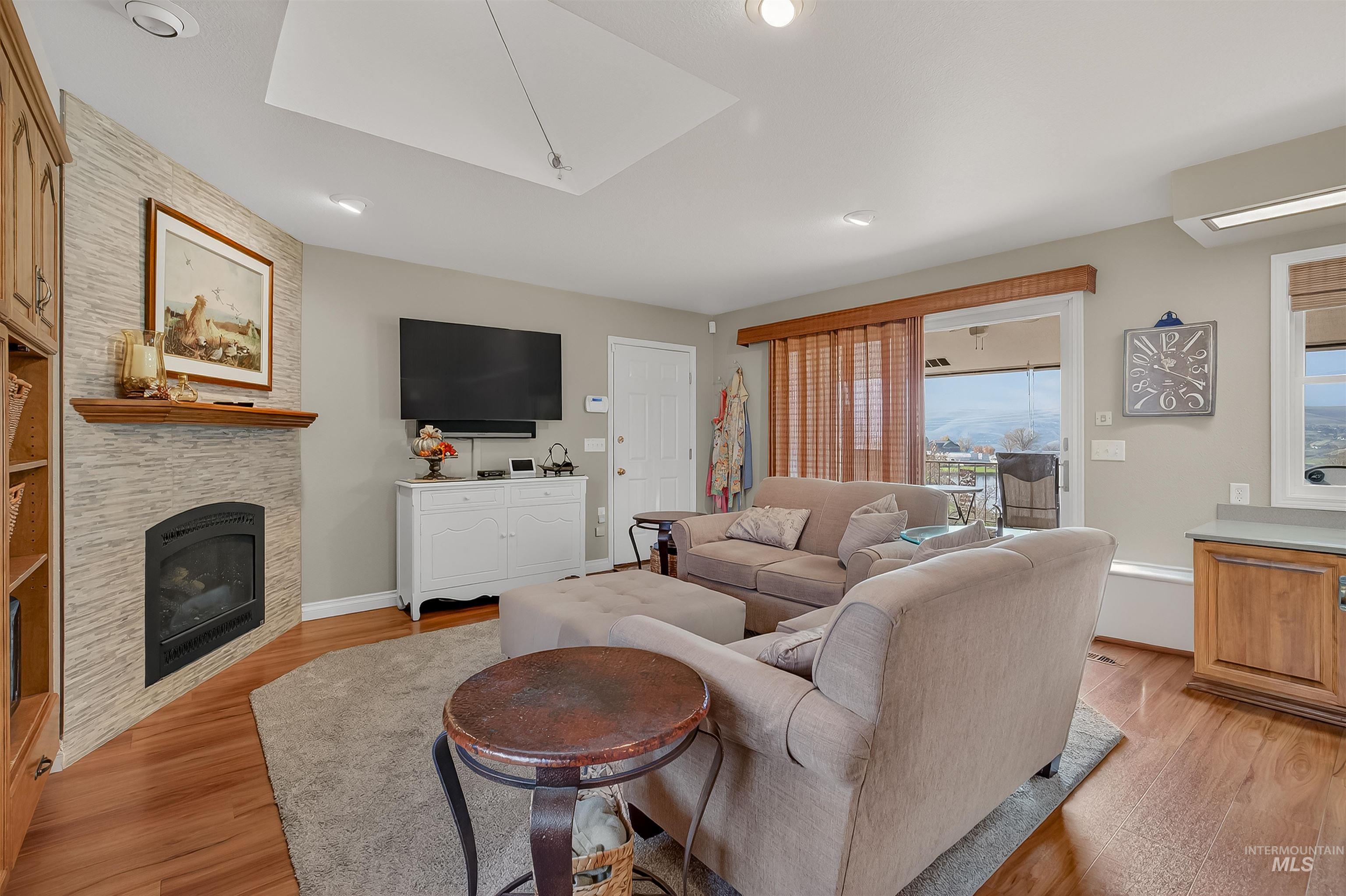 3887 Lakeview Dr, Lewiston, Idaho 83501, 4 Bedrooms, 3.5 Bathrooms, Residential For Sale, Price $779,000, 98968493