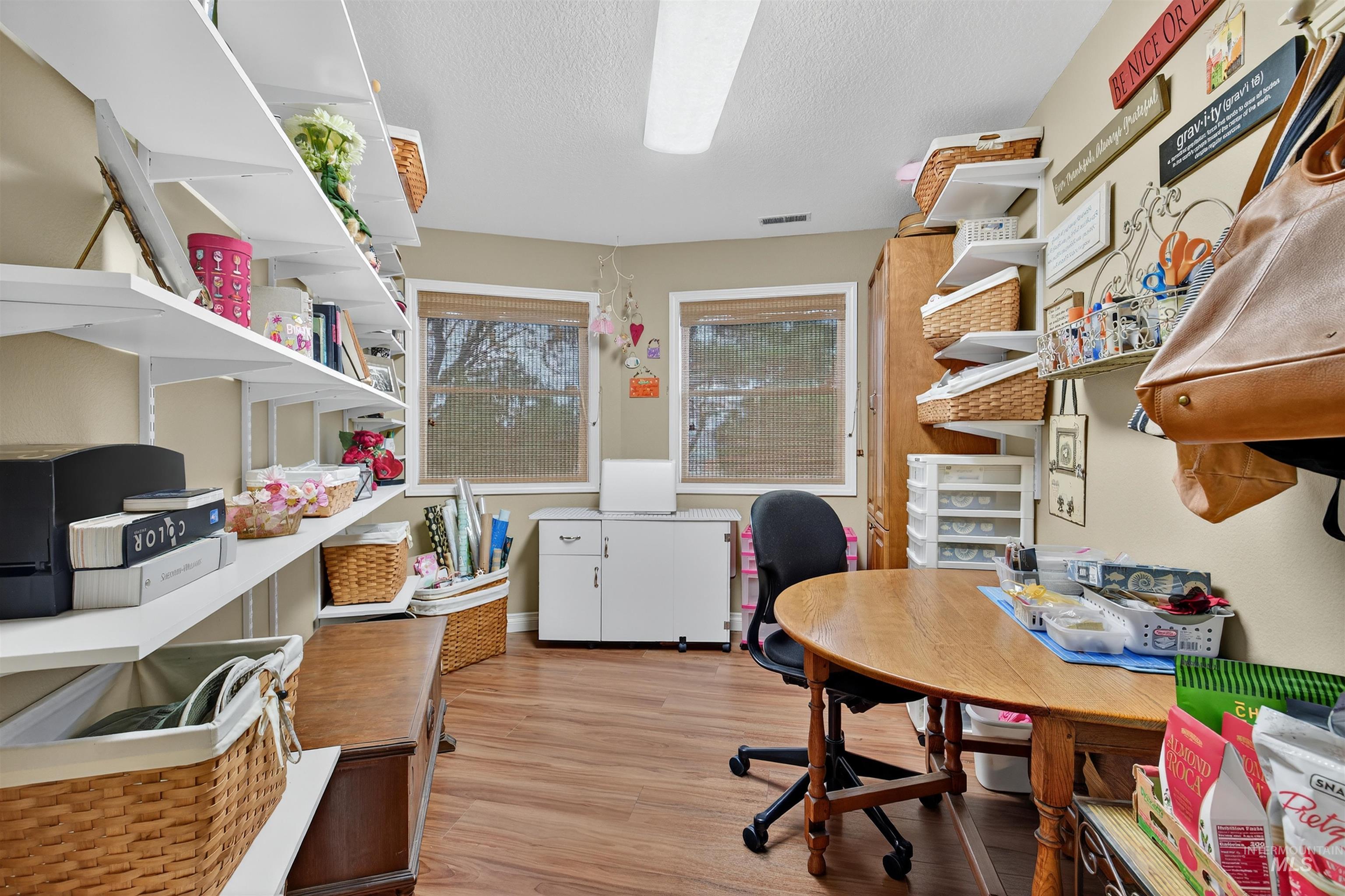 3887 Lakeview Dr, Lewiston, Idaho 83501, 4 Bedrooms, 3.5 Bathrooms, Residential For Sale, Price $779,000, 98968493