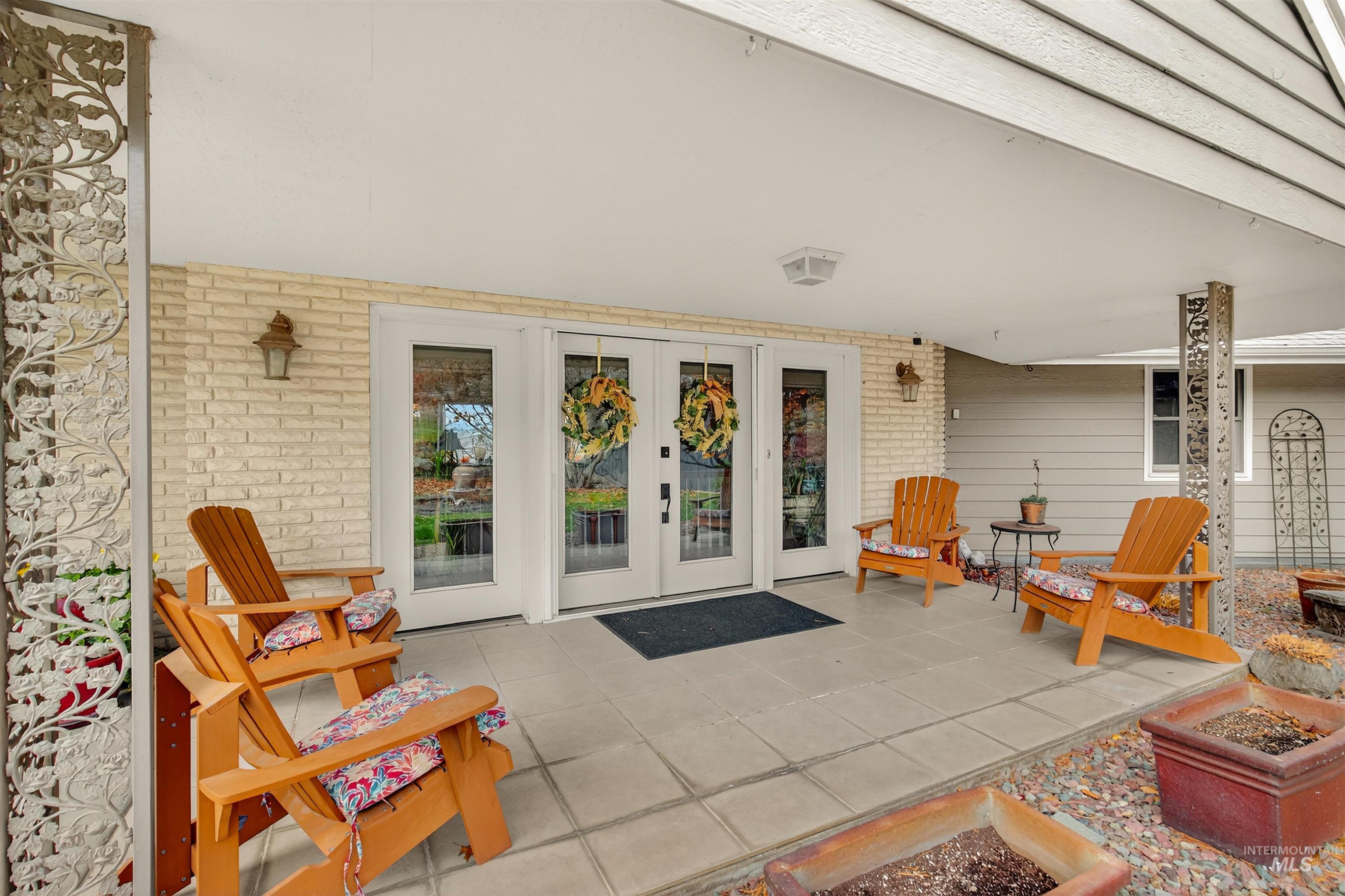 3887 Lakeview Dr, Lewiston, Idaho 83501, 4 Bedrooms, 3.5 Bathrooms, Residential For Sale, Price $795,000,MLS 98968493