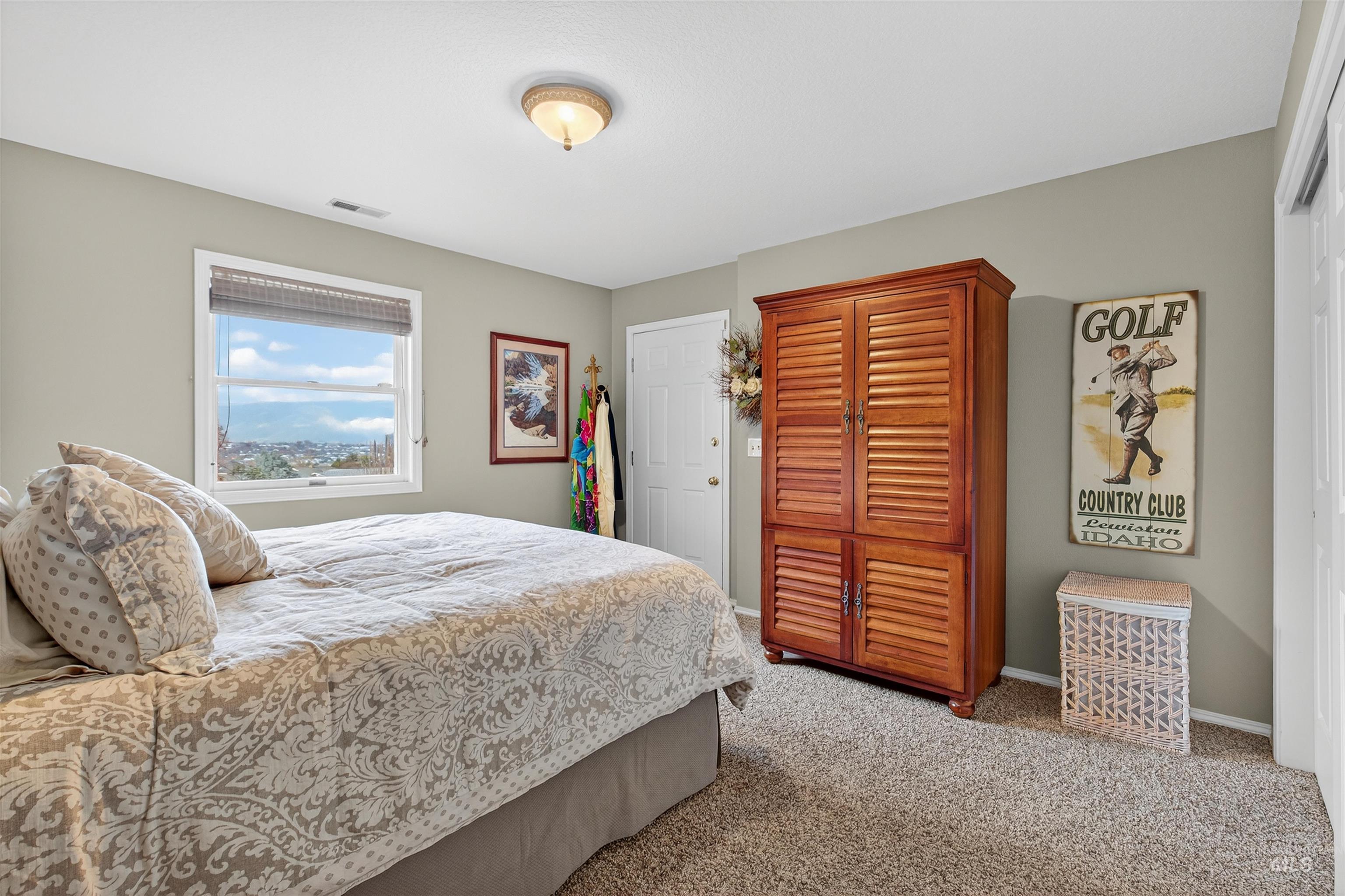 3887 Lakeview Dr, Lewiston, Idaho 83501, 4 Bedrooms, 3.5 Bathrooms, Residential For Sale, Price $779,000, 98968493