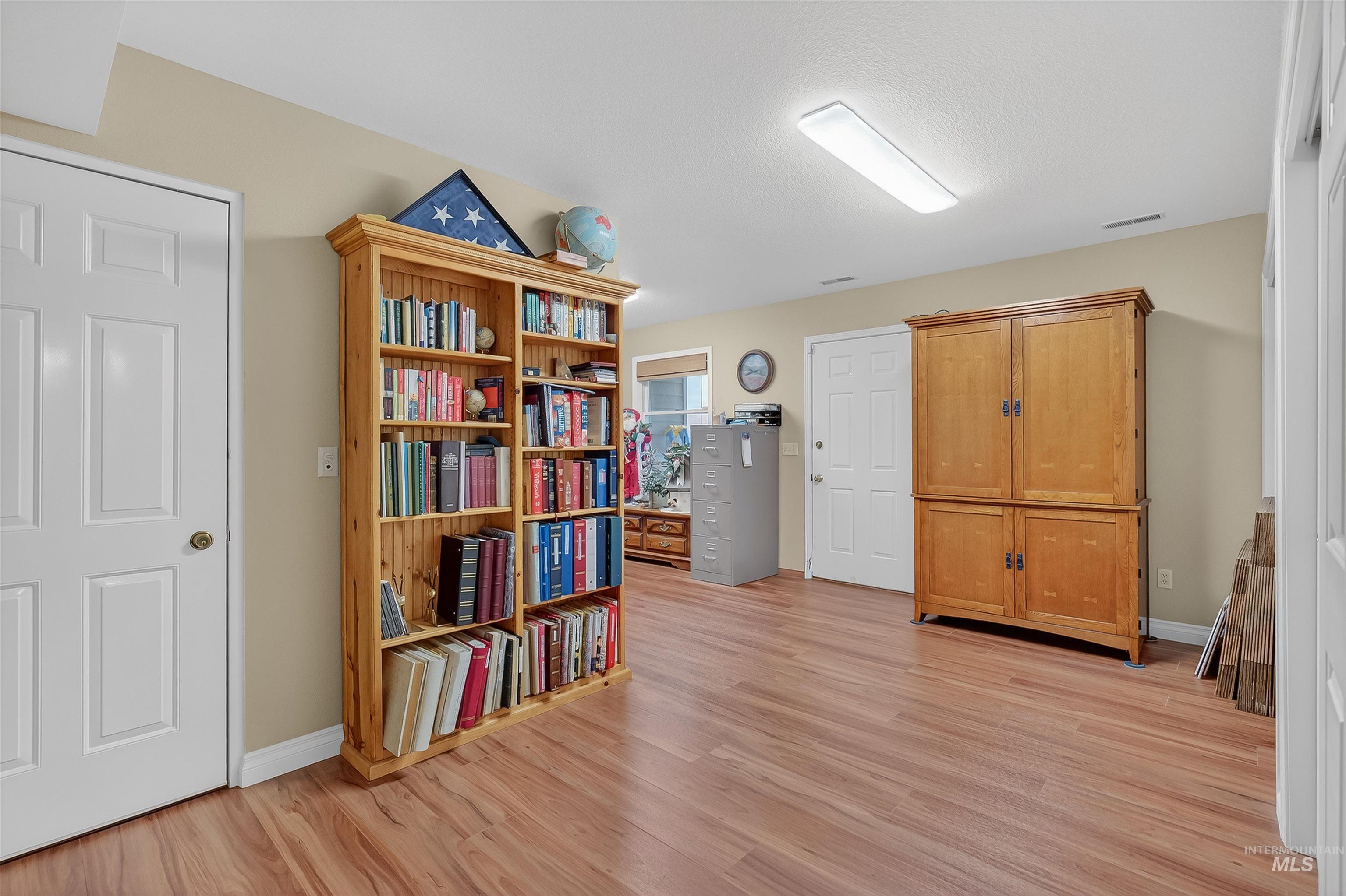 3887 Lakeview Dr, Lewiston, Idaho 83501, 4 Bedrooms, 3.5 Bathrooms, Residential For Sale, Price $795,000,MLS 98968493