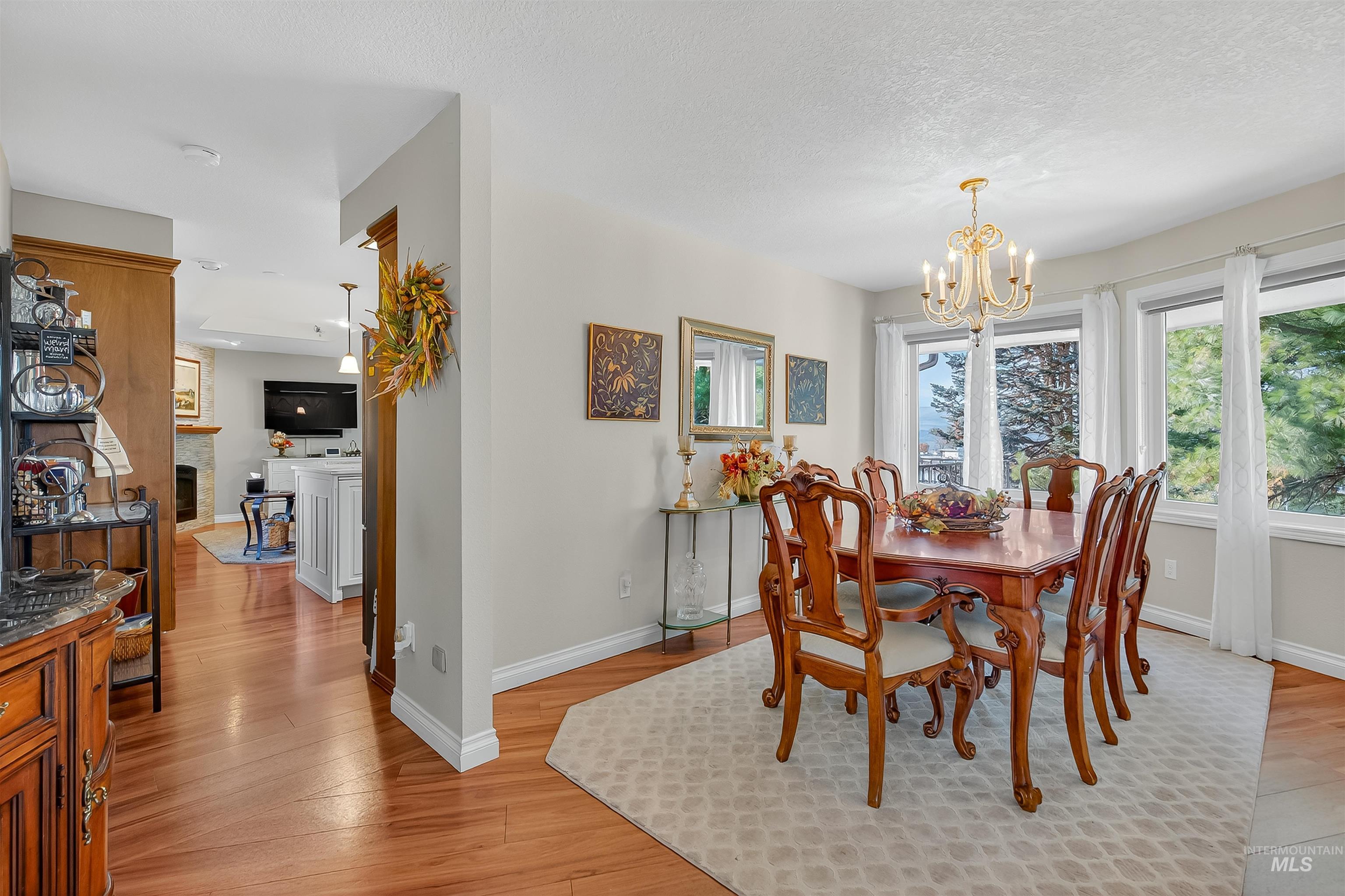 3887 Lakeview Dr, Lewiston, Idaho 83501, 4 Bedrooms, 3.5 Bathrooms, Residential For Sale, Price $795,000,MLS 98968493