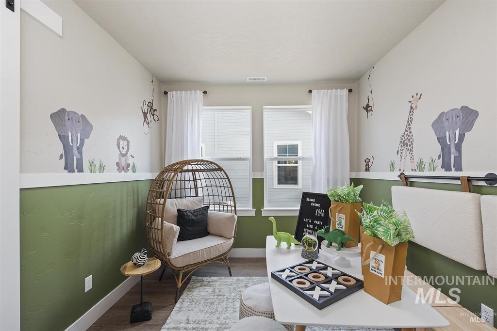 194 W Omphale St., Kuna, Idaho 83634, 3 Bedrooms, 2.5 Bathrooms, Residential For Sale, Price $413,990,MLS 98968498