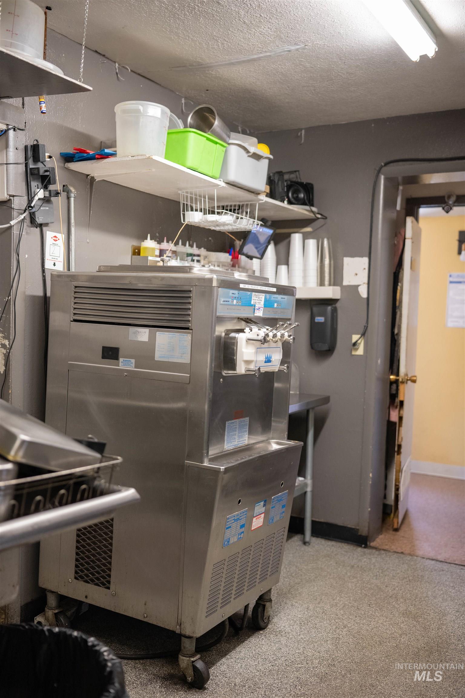 299 E Main Street, Weiser, Idaho 83672-2536, Business/Commercial For Sale, Price $450,000,MLS 98968499