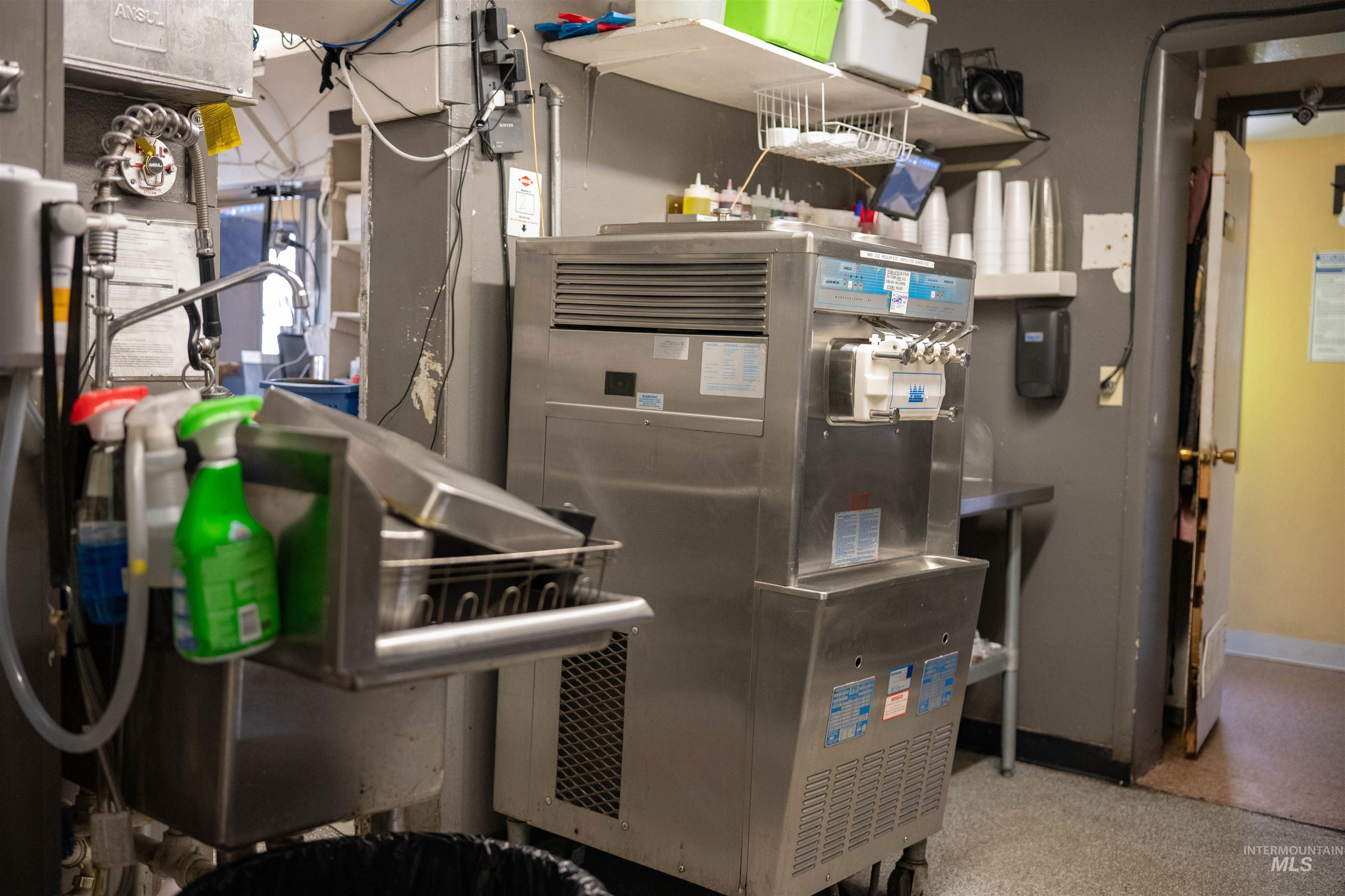 299 E Main Street, Weiser, Idaho 83672-2536, Business/Commercial For Sale, Price $450,000,MLS 98968499