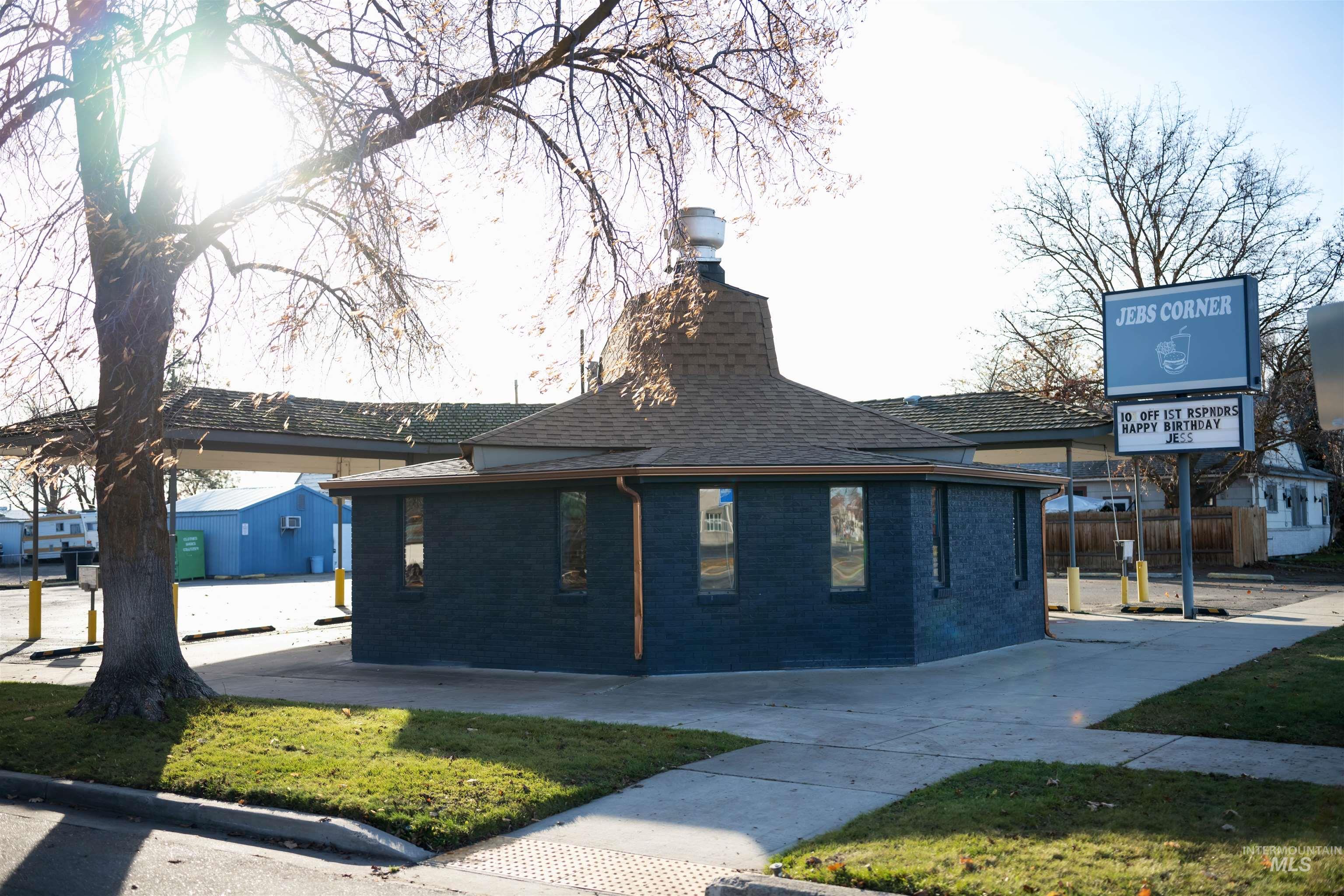 299 E Main Street, Weiser, Idaho 83672-2536, Business/Commercial For Sale, Price $450,000,MLS 98968499