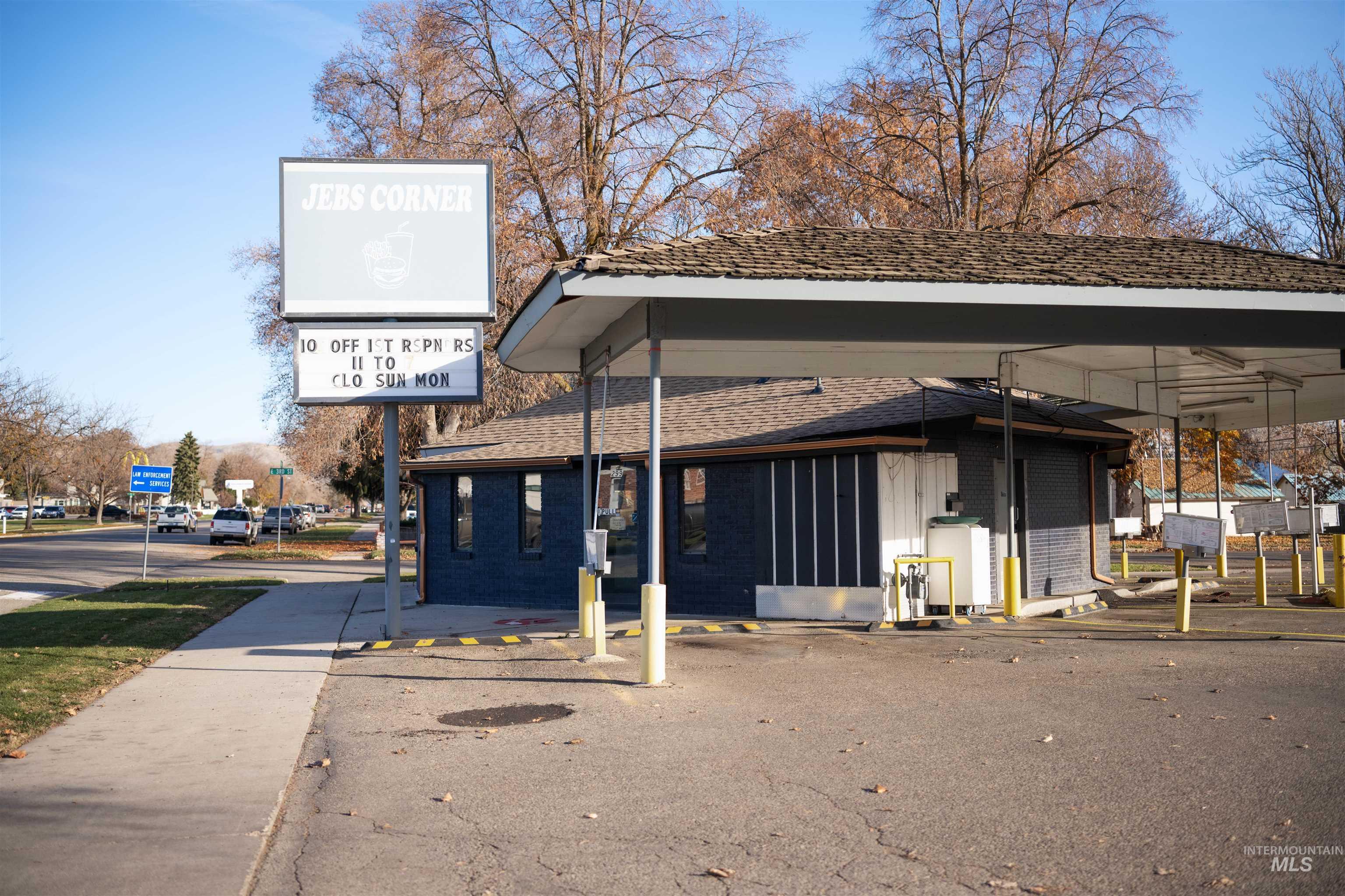 299 E Main Street, Weiser, Idaho 83672-2536, Business/Commercial For Sale, Price $450,000,MLS 98968499