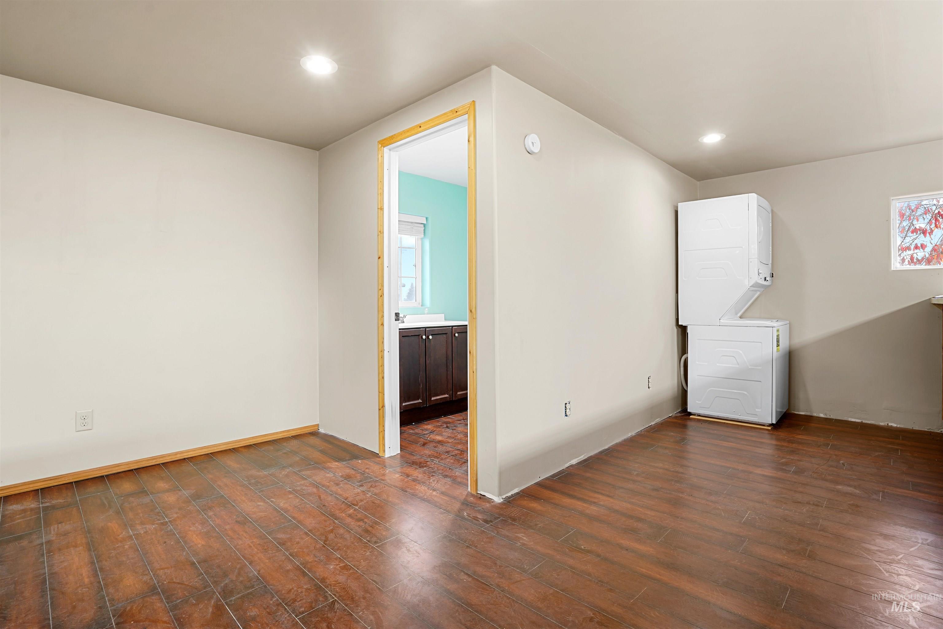 720 E Main Street, Jerome, Idaho 83338, 6 Bedrooms, 4.5 Bathrooms, Residential For Sale, Price $610,000,MLS 98968502