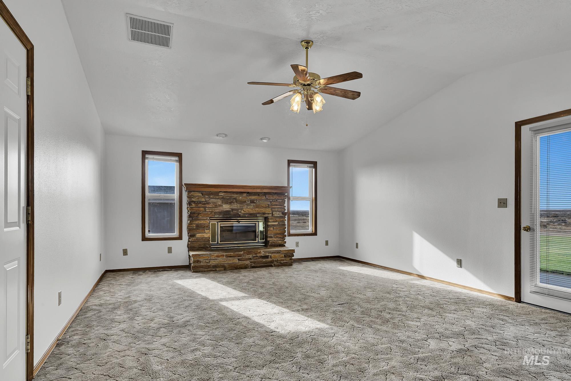 4675 SW Lark Dr, Mountain Home, Idaho 83647, 3 Bedrooms, 2 Bathrooms, Residential For Sale, Price $850,000,MLS 98968503