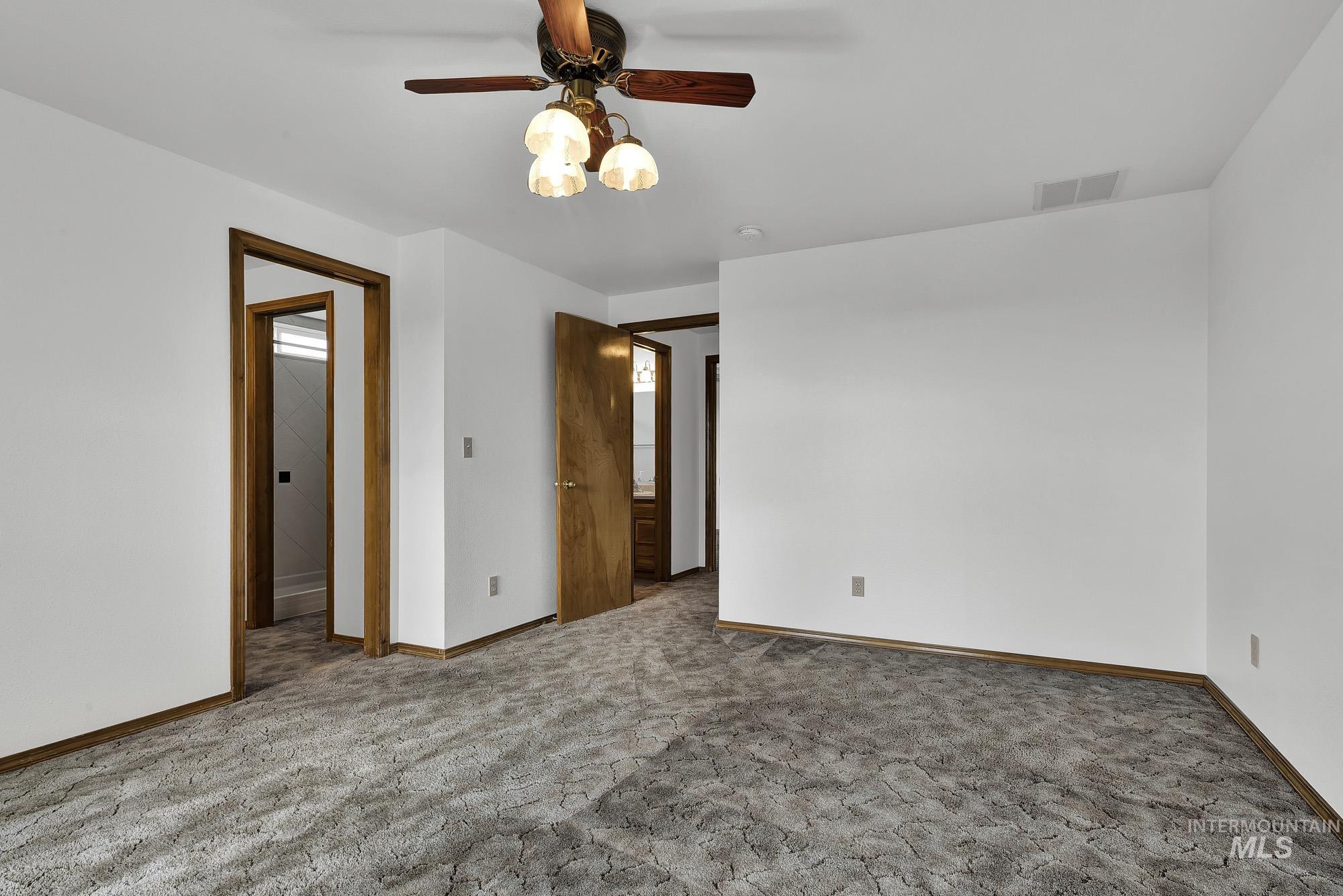 4675 SW Lark Dr, Mountain Home, Idaho 83647, 3 Bedrooms, 2 Bathrooms, Residential For Sale, Price $850,000,MLS 98968503